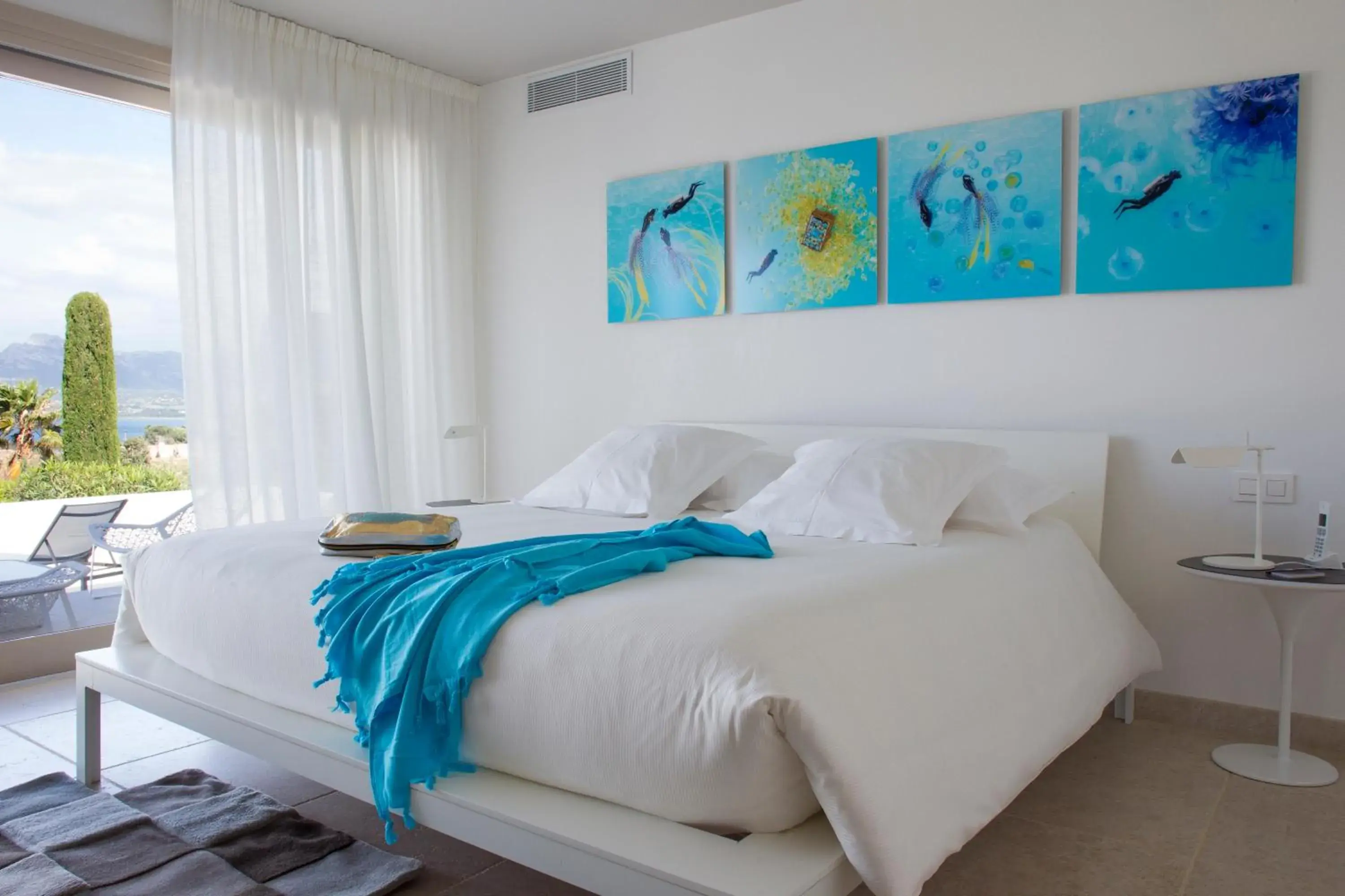 Bedroom, Bed in La Villa Calvi