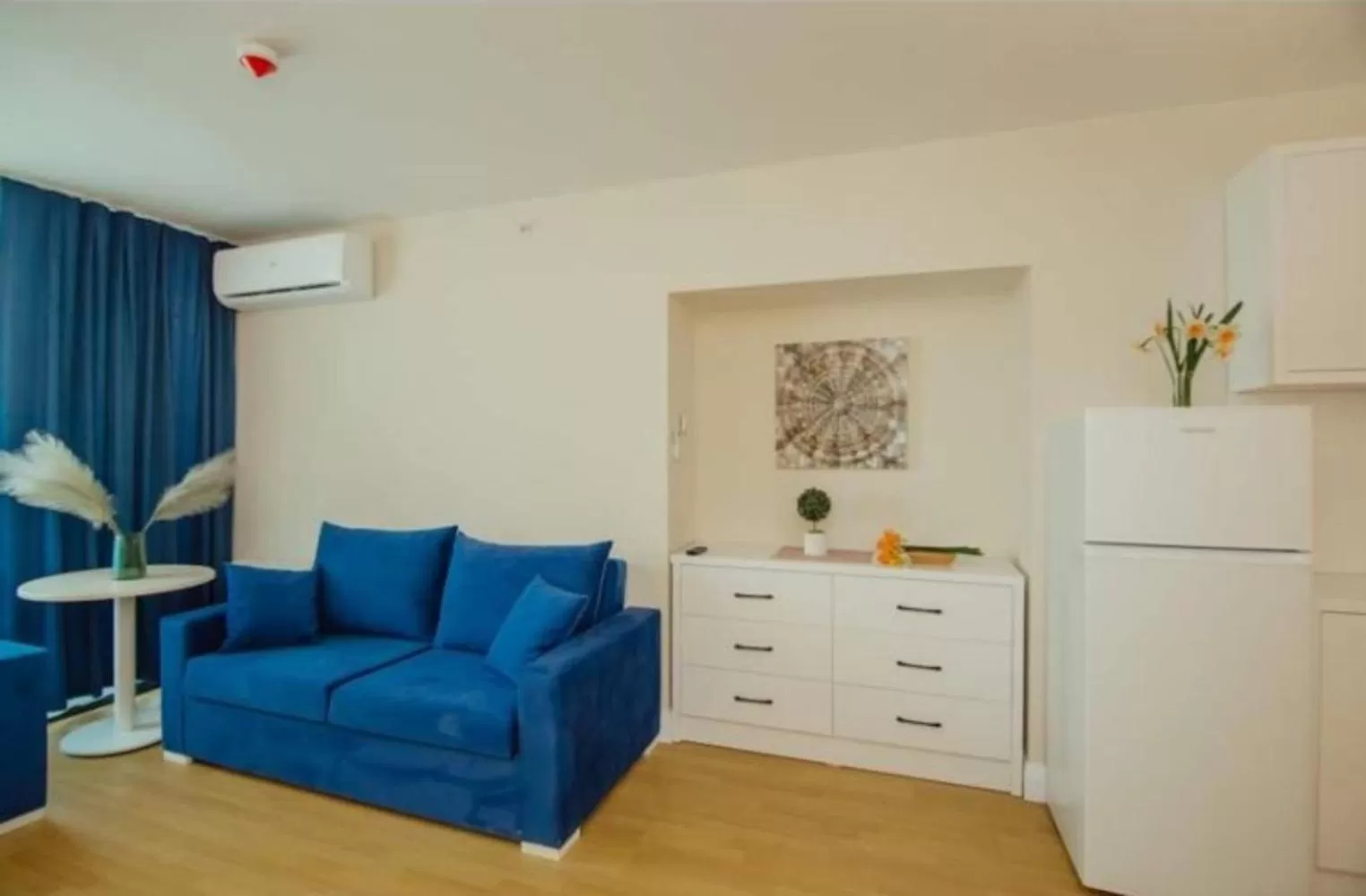 Kitchen or kitchenette, Seating Area in BaTumi ApartHoTel Black Sea coast