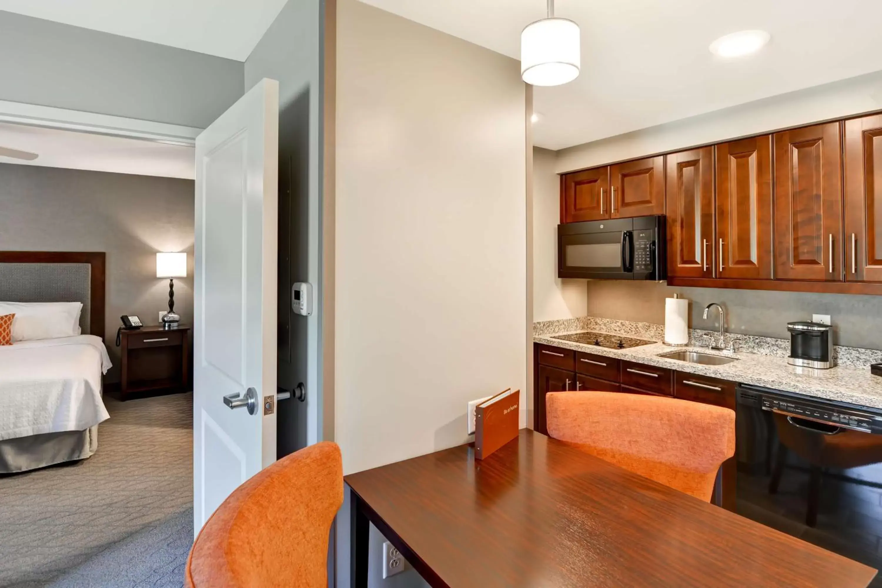 Kitchen or kitchenette, Kitchen/Kitchenette in Homewood Suites By Hilton New Hartford Utica