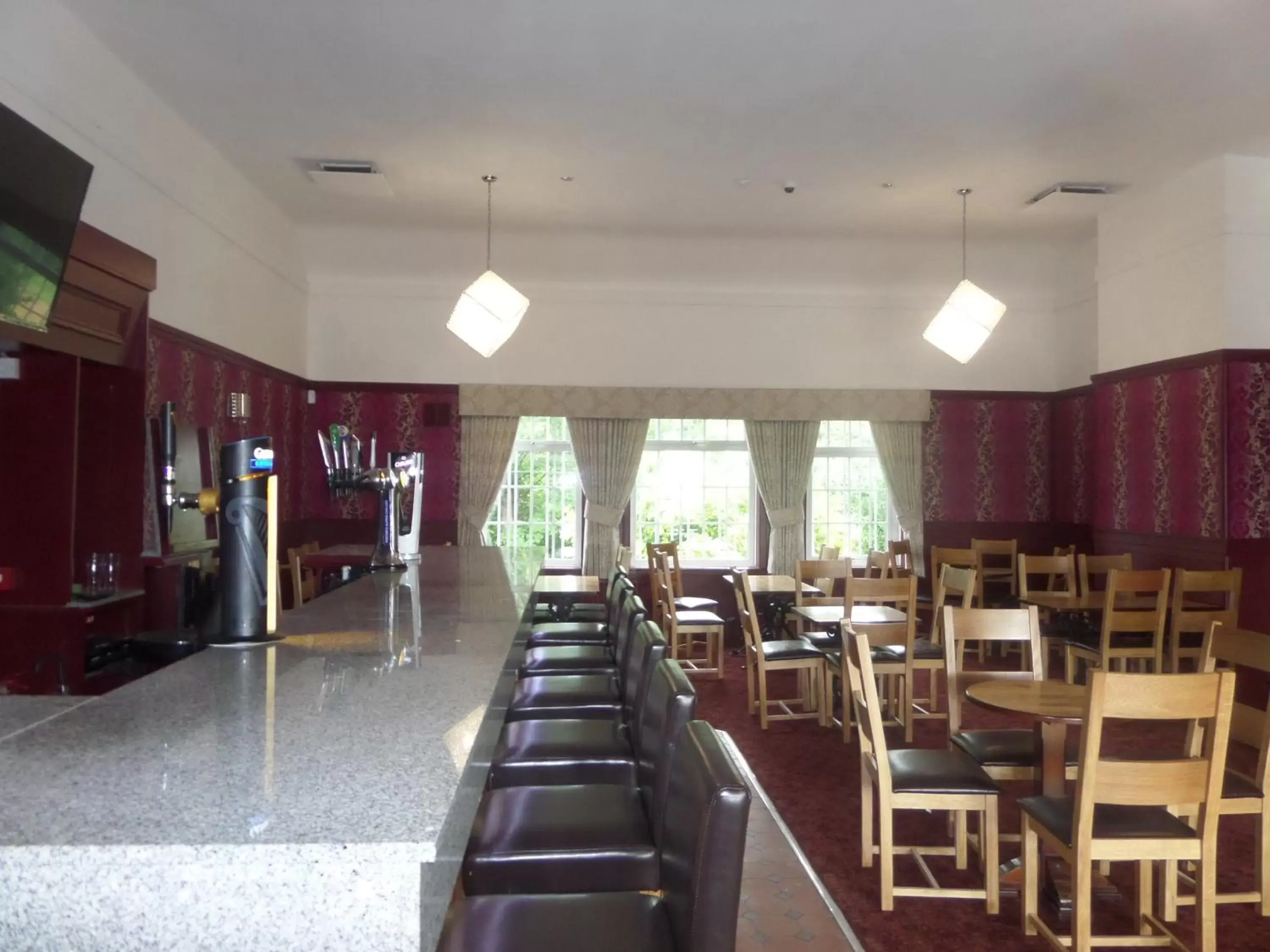 Lounge or bar, Restaurant/Places to Eat in The Cabbage Hall Hotel