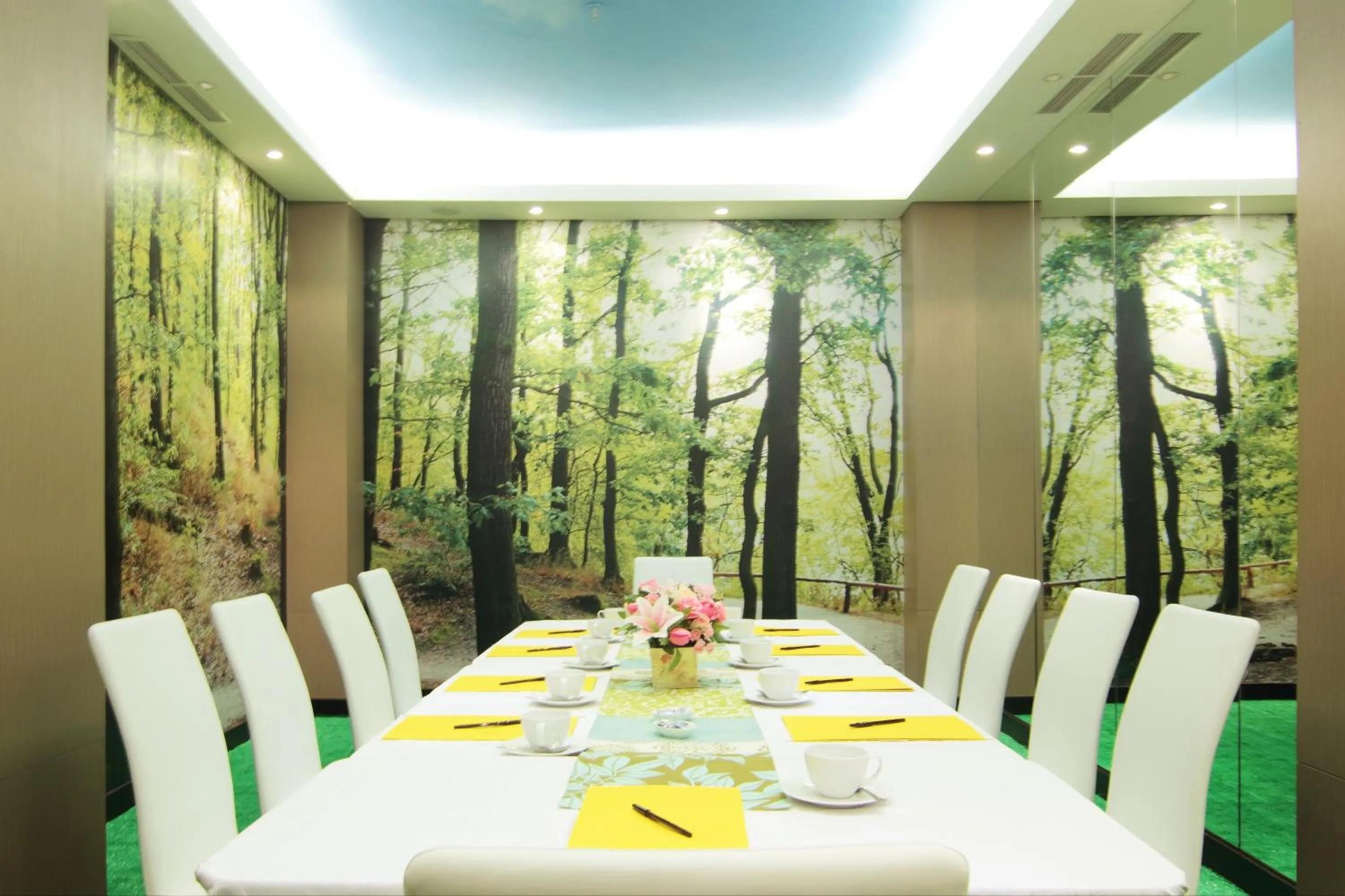 Business facilities in Royal City Hotel Jakarta