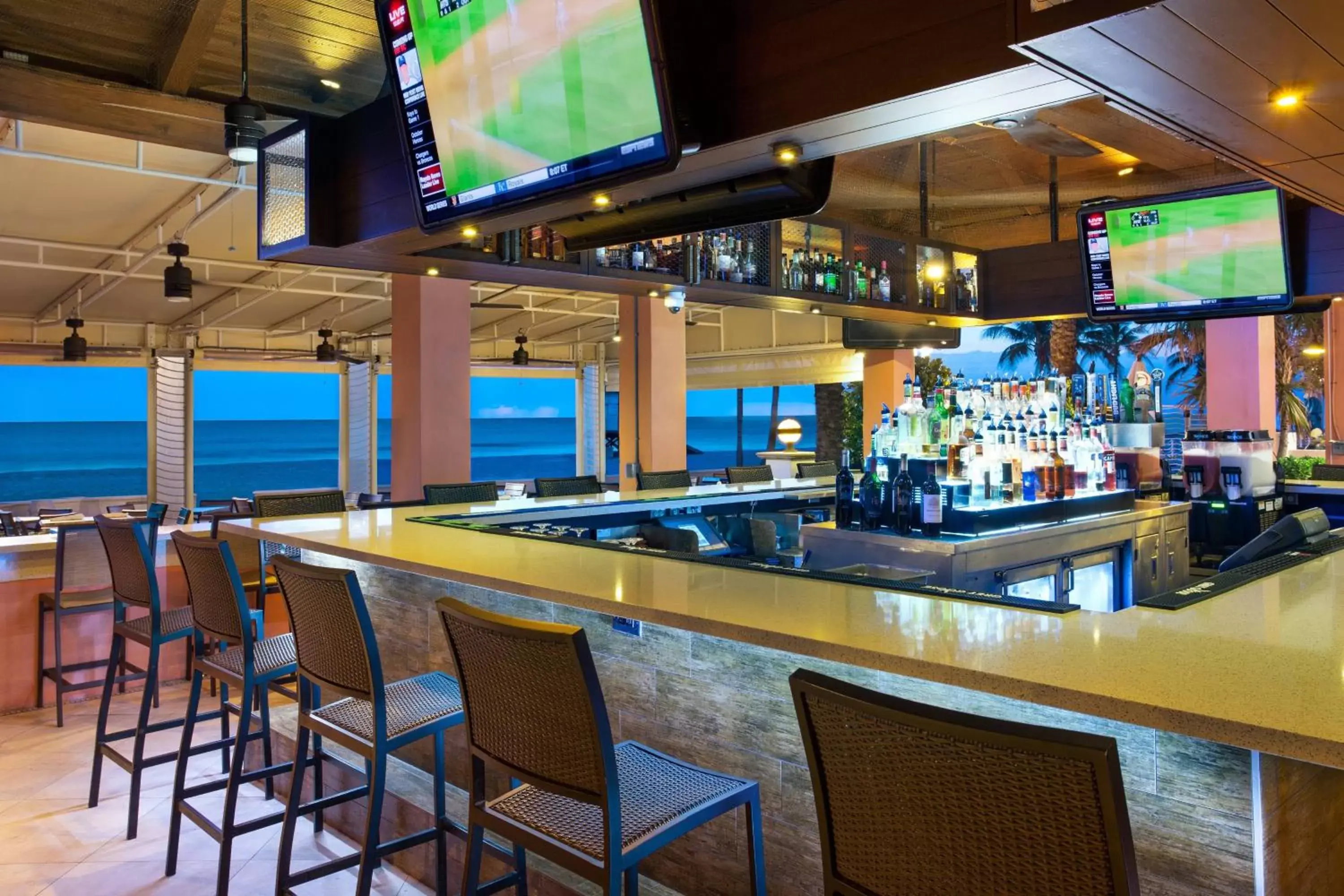 Restaurant/places to eat, Lounge/Bar in Hollywood Beach Marriott
