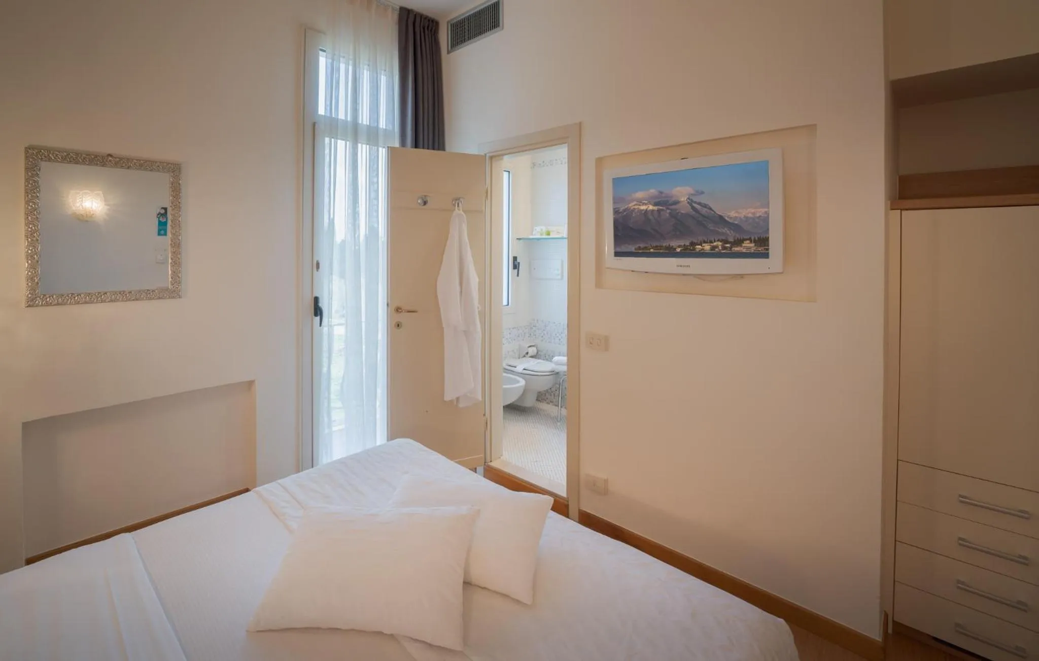 Bedroom, Bed in Olivi Hotel & Natural Spa