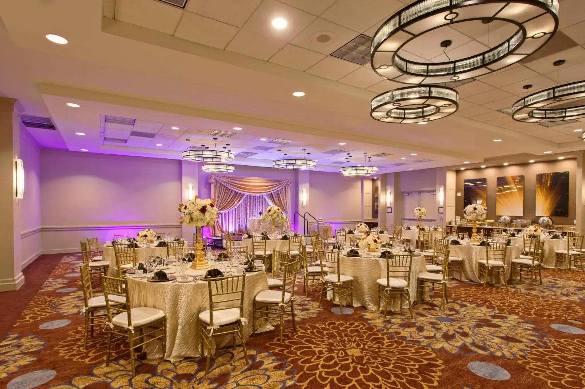 Banquet/Function facilities, Restaurant/Places to Eat in Staybridge Suites - Long Beach Airport, an IHG Hotel