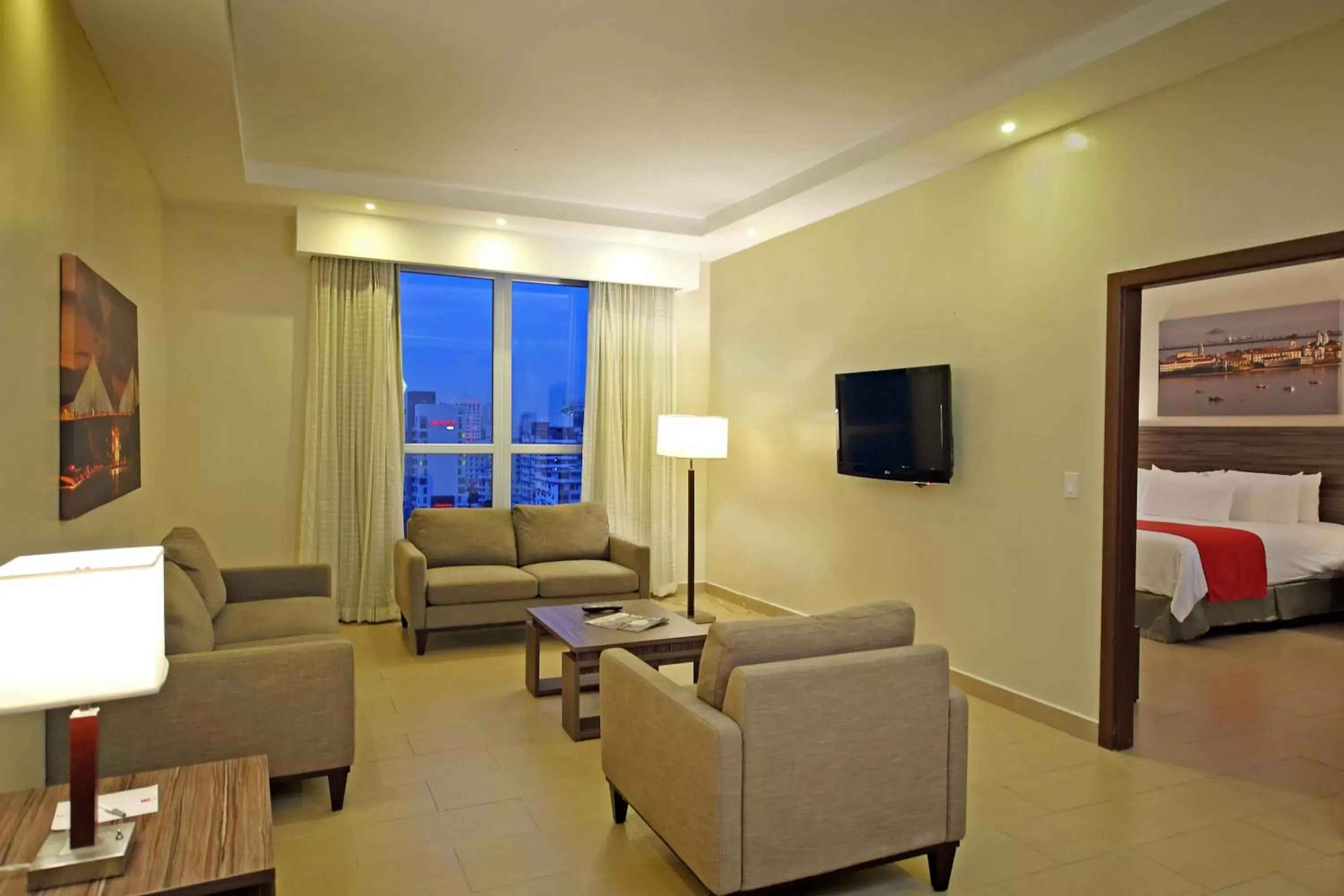 Living room in Victoria Hotel and Suites Panama