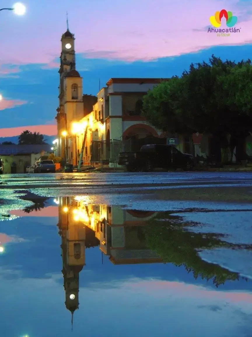 Nearby landmark, Swimming Pool in Hotel Hacienda el Ceboruco