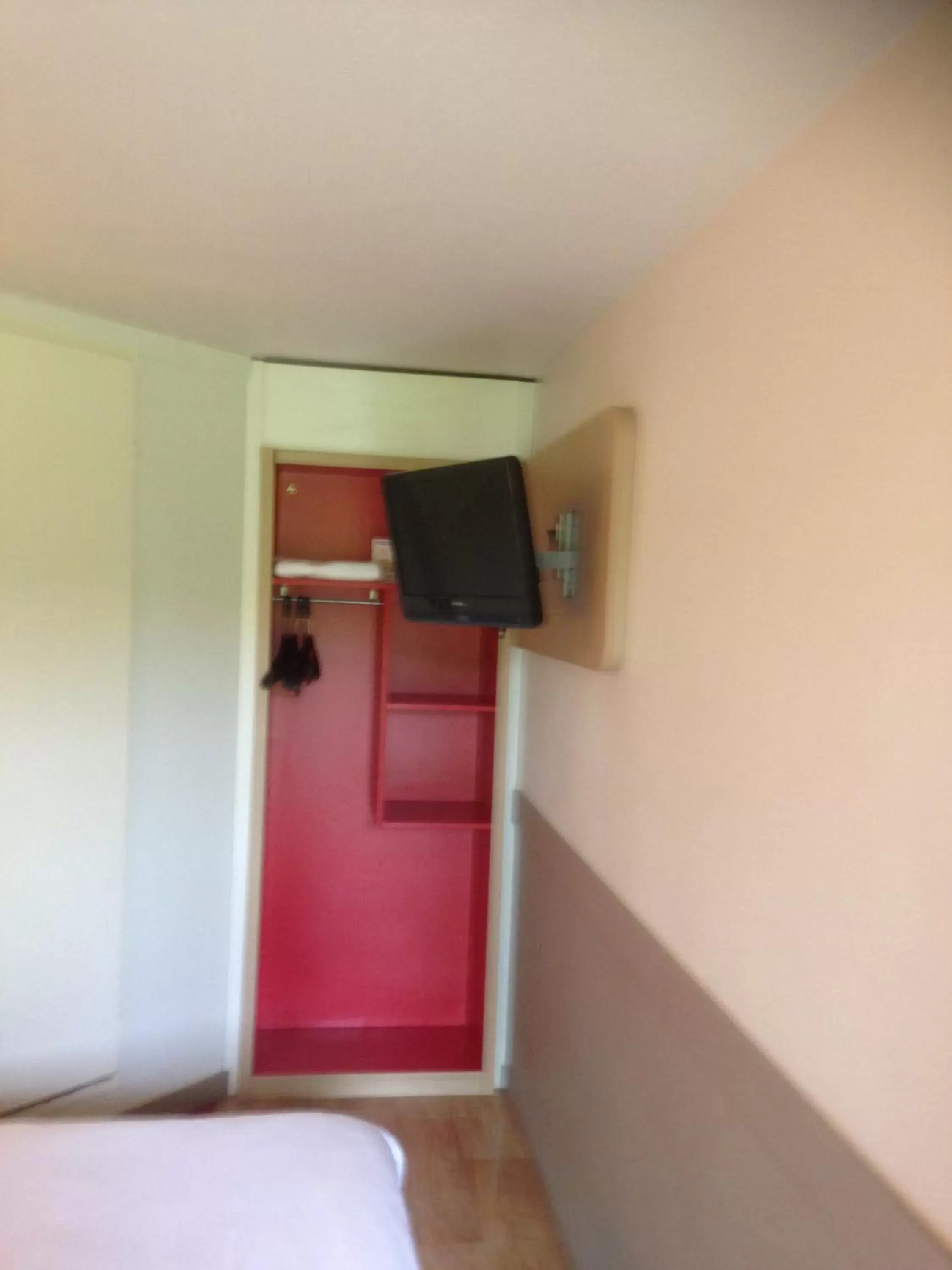 Triple Room (1 Double Bed + 1 Bunk Bed) in Premiere Classe Charleville Mezieres Triple Room (1 Double Bed + 1 Bunk Bed) in Premiere Classe Charleville Mezieres