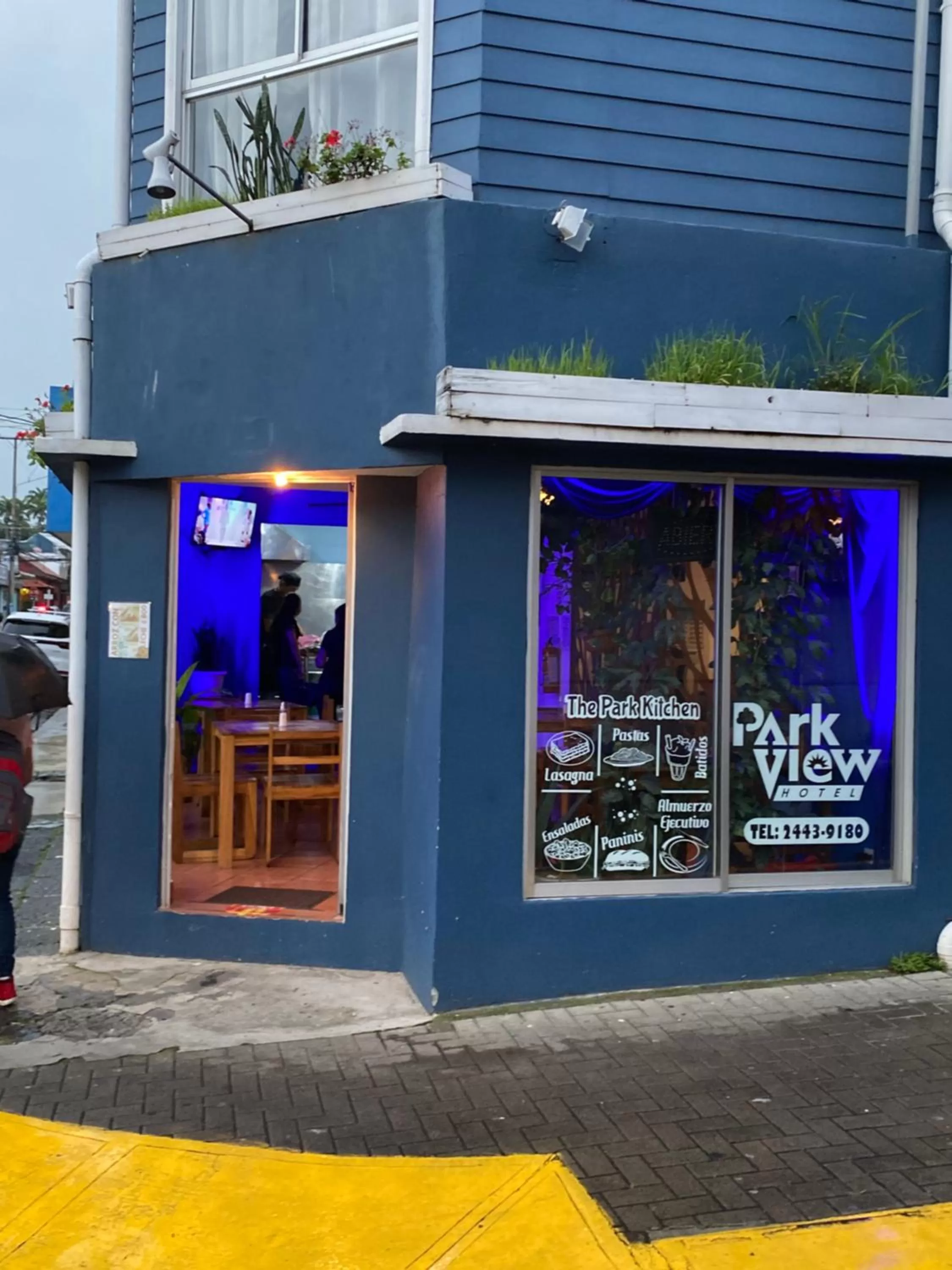 Restaurant/places to eat in Park View Hotel & Restaurant