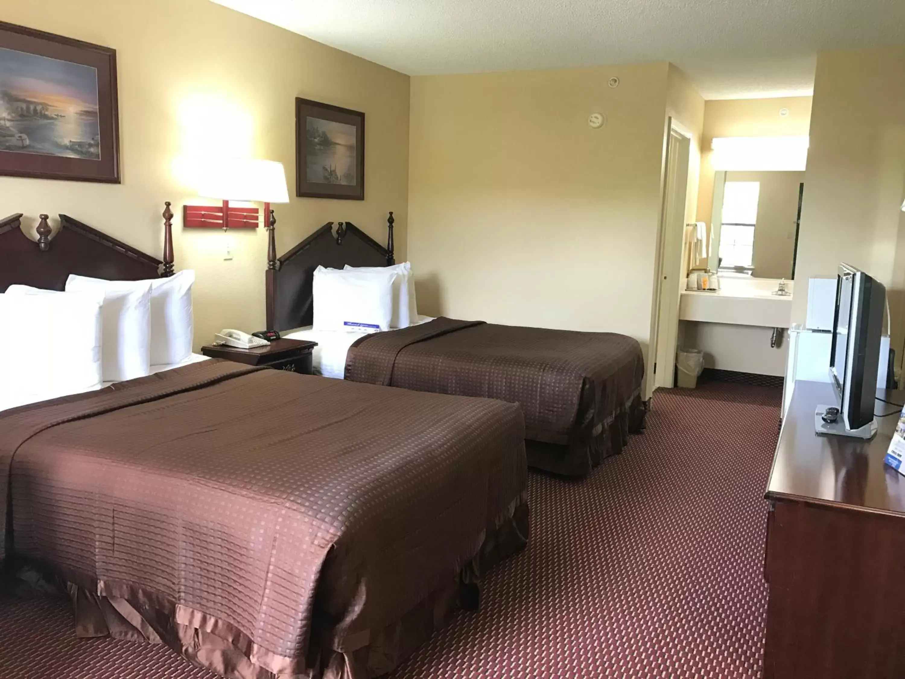 Bed in Americas Best Value Inn & Suites - Little Rock - Maumelle