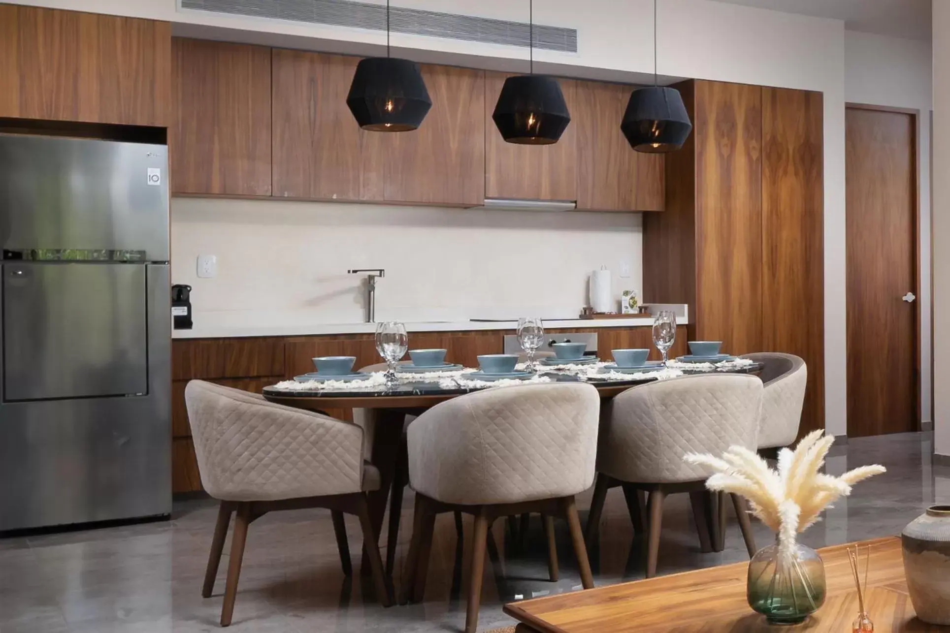 Kitchen or kitchenette, Dining Area in MISTIQ Tulum Luxury Apartments