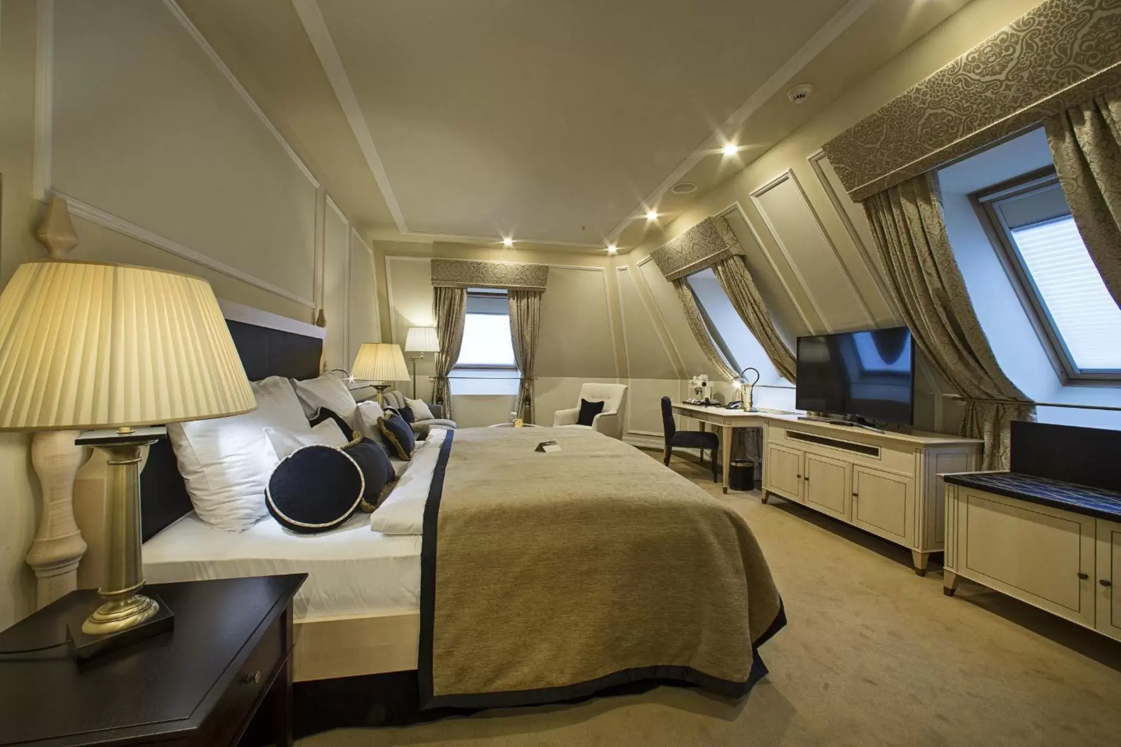 Junior Suite (including daily refilled free mini bar) in LOFT Hotel Bratislava Junior Suite (including daily refilled free mini bar) in LOFT Hotel Bratislava