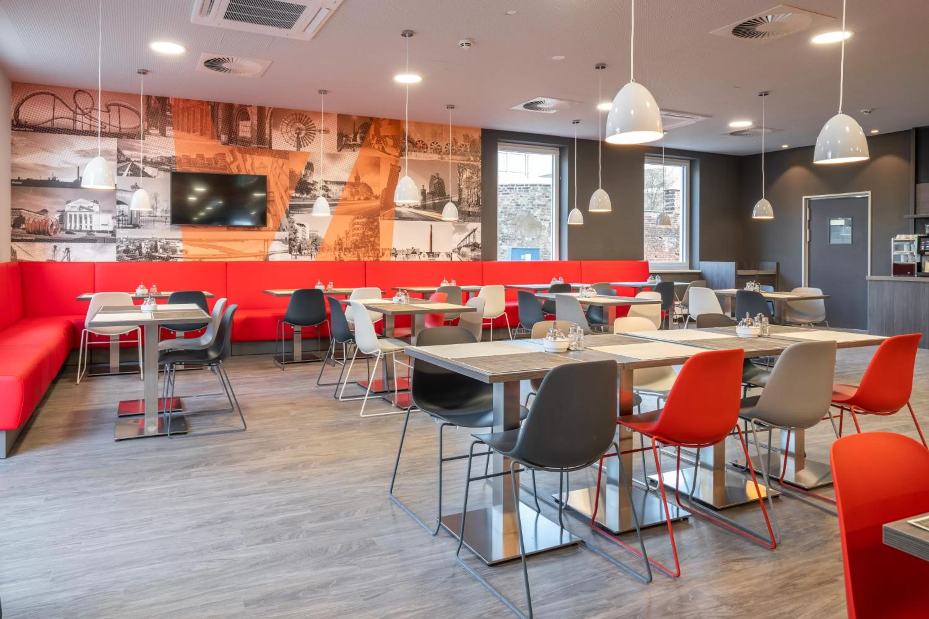 Restaurant/places to eat in Campanile Duisburg City