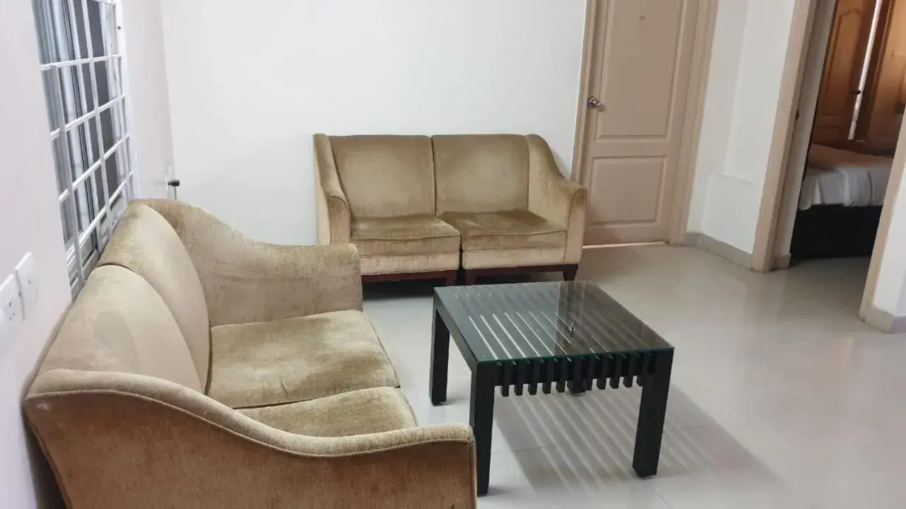 Seating Area in Hotel Blue Dawn Suites Madhapur