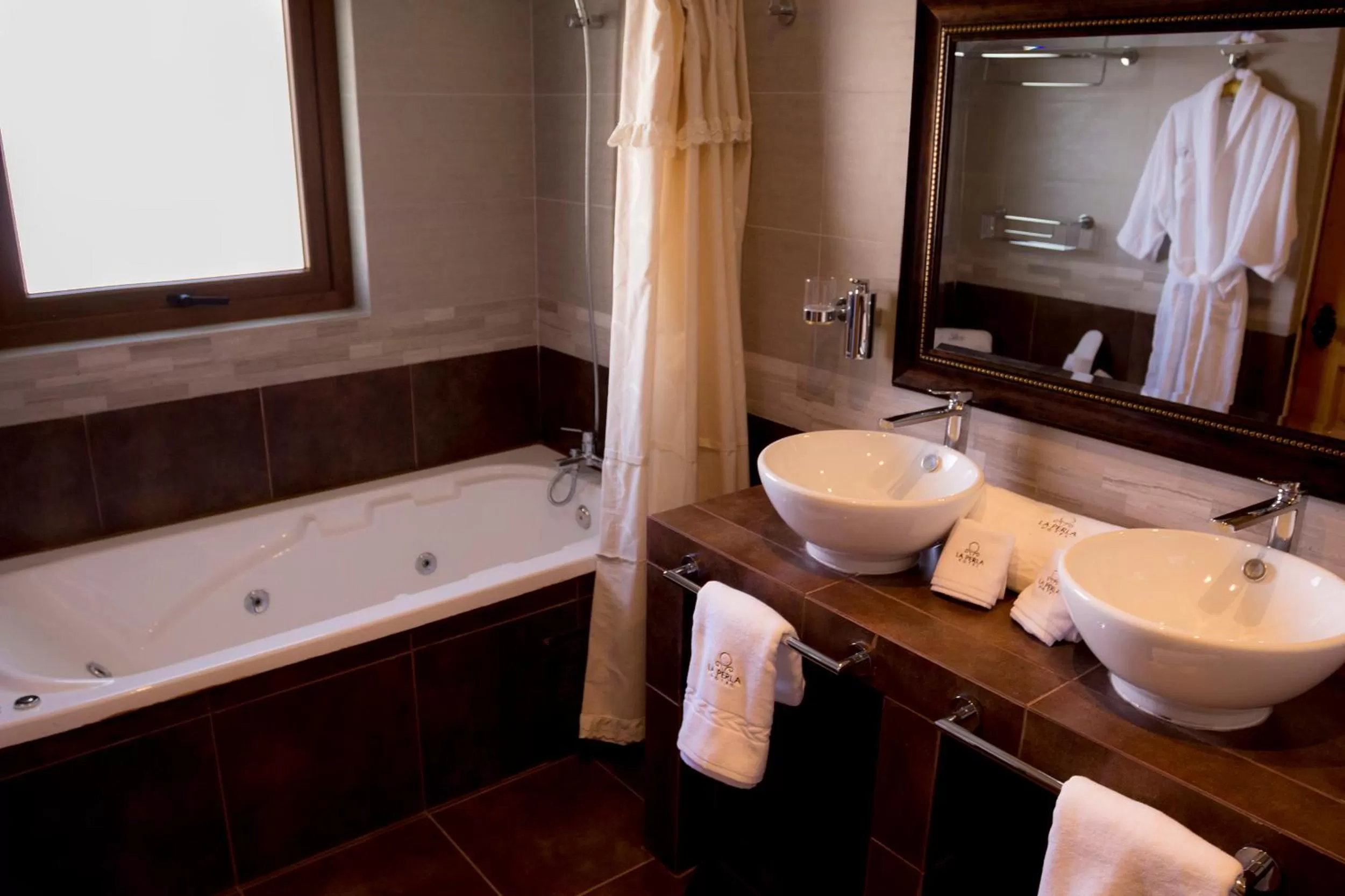 Bathroom in La Perla Hotel