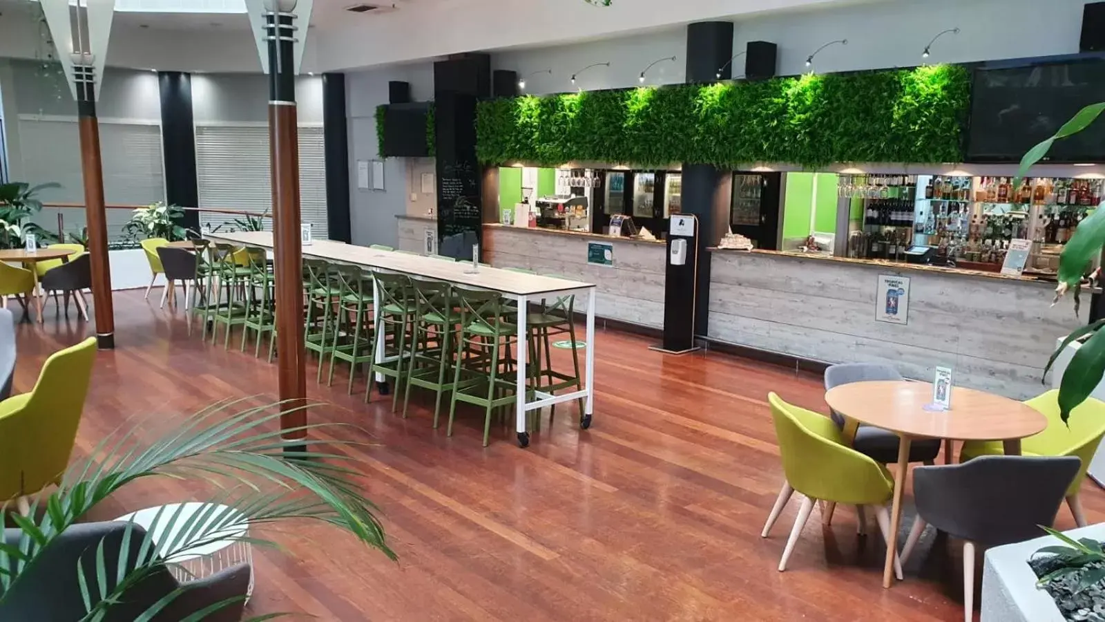 Lounge or bar, Lounge/Bar in Novotel Darwin CBD