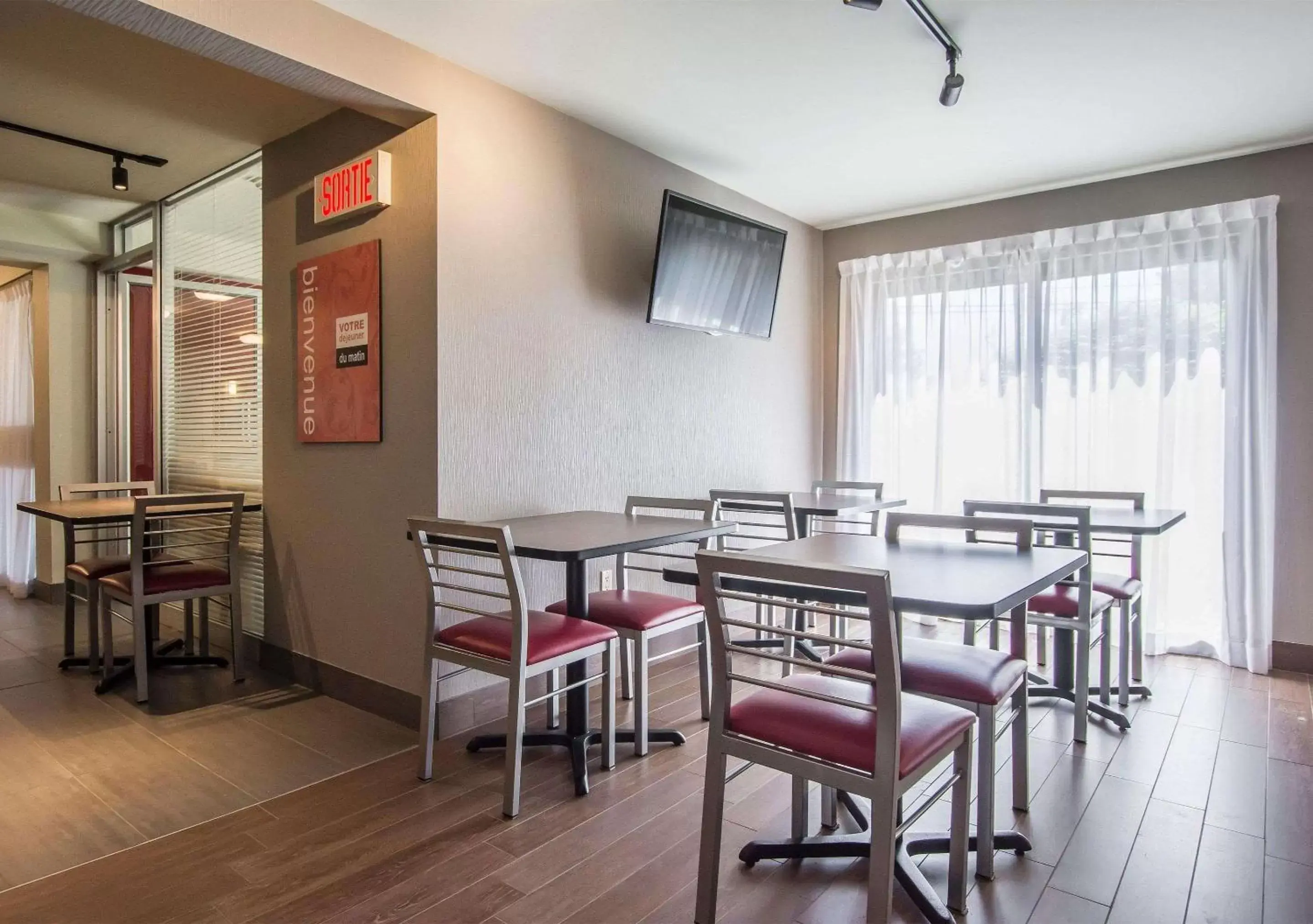 Restaurant/places to eat in Comfort Inn Sherbrooke Restaurant/places to eat in Comfort Inn Sherbrooke