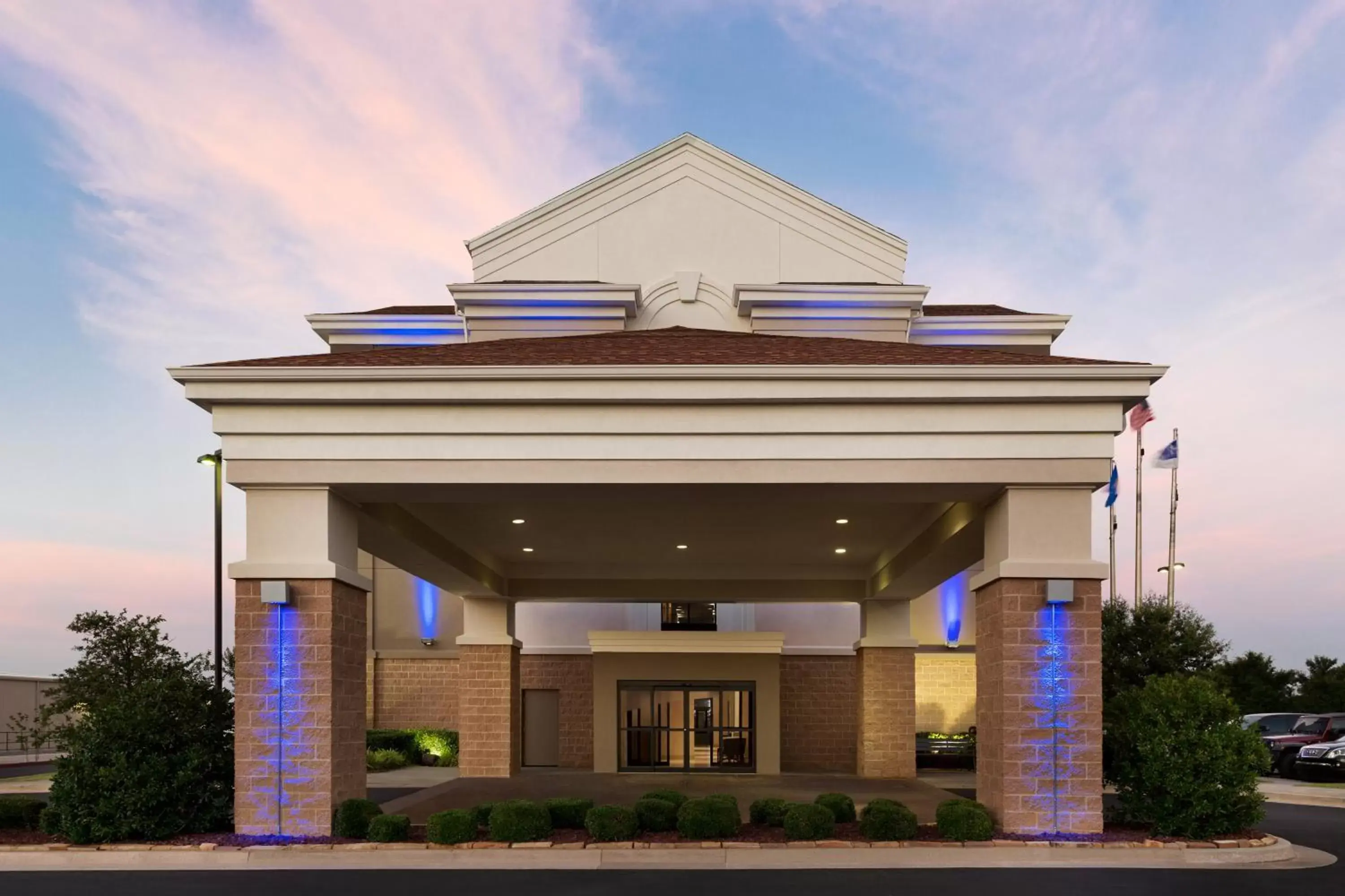 Property building in Holiday Inn Express Hotel & Suites Shawnee I-40, an IHG Hotel