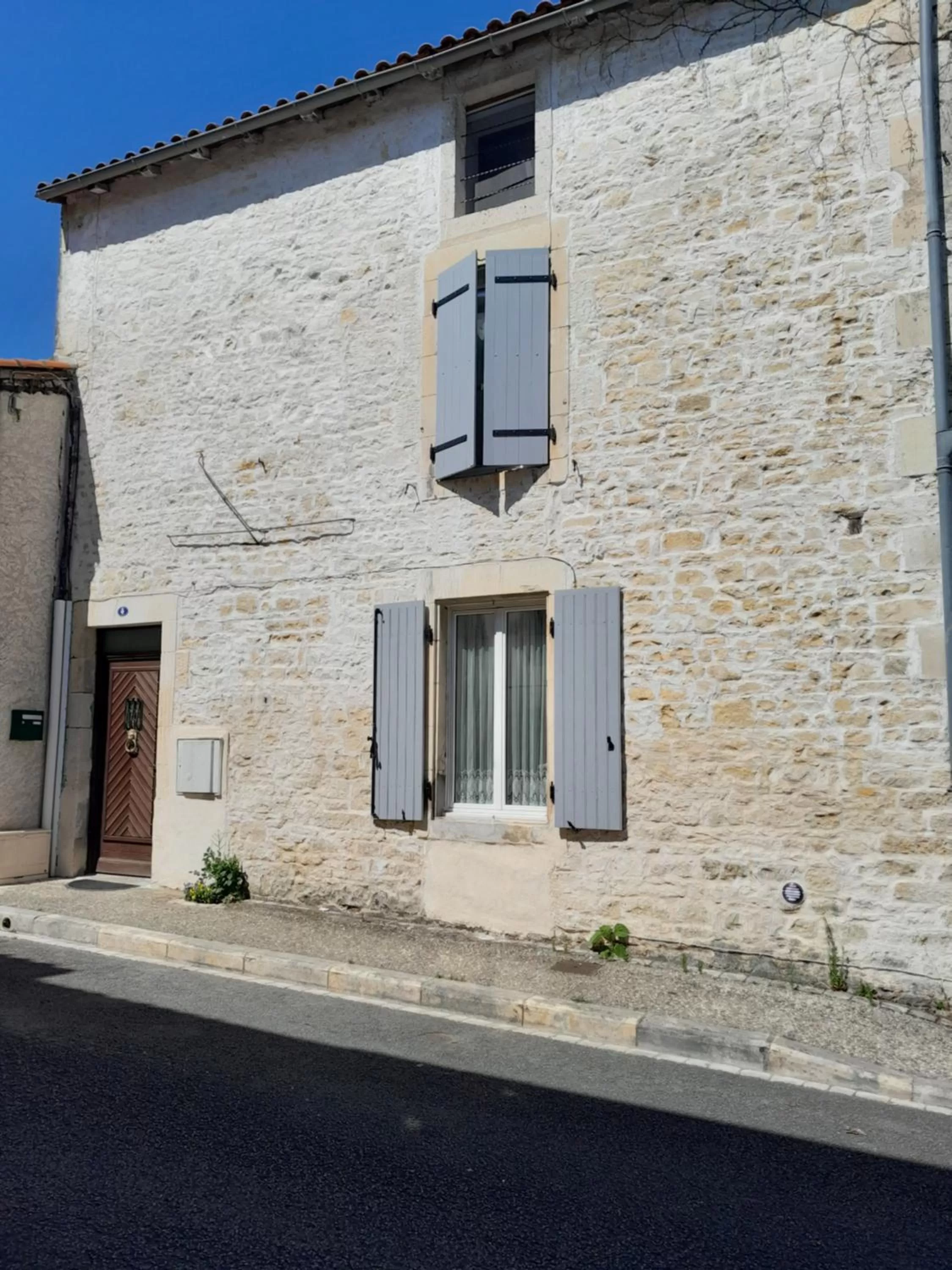 Property Building in Le Perroquet Vert