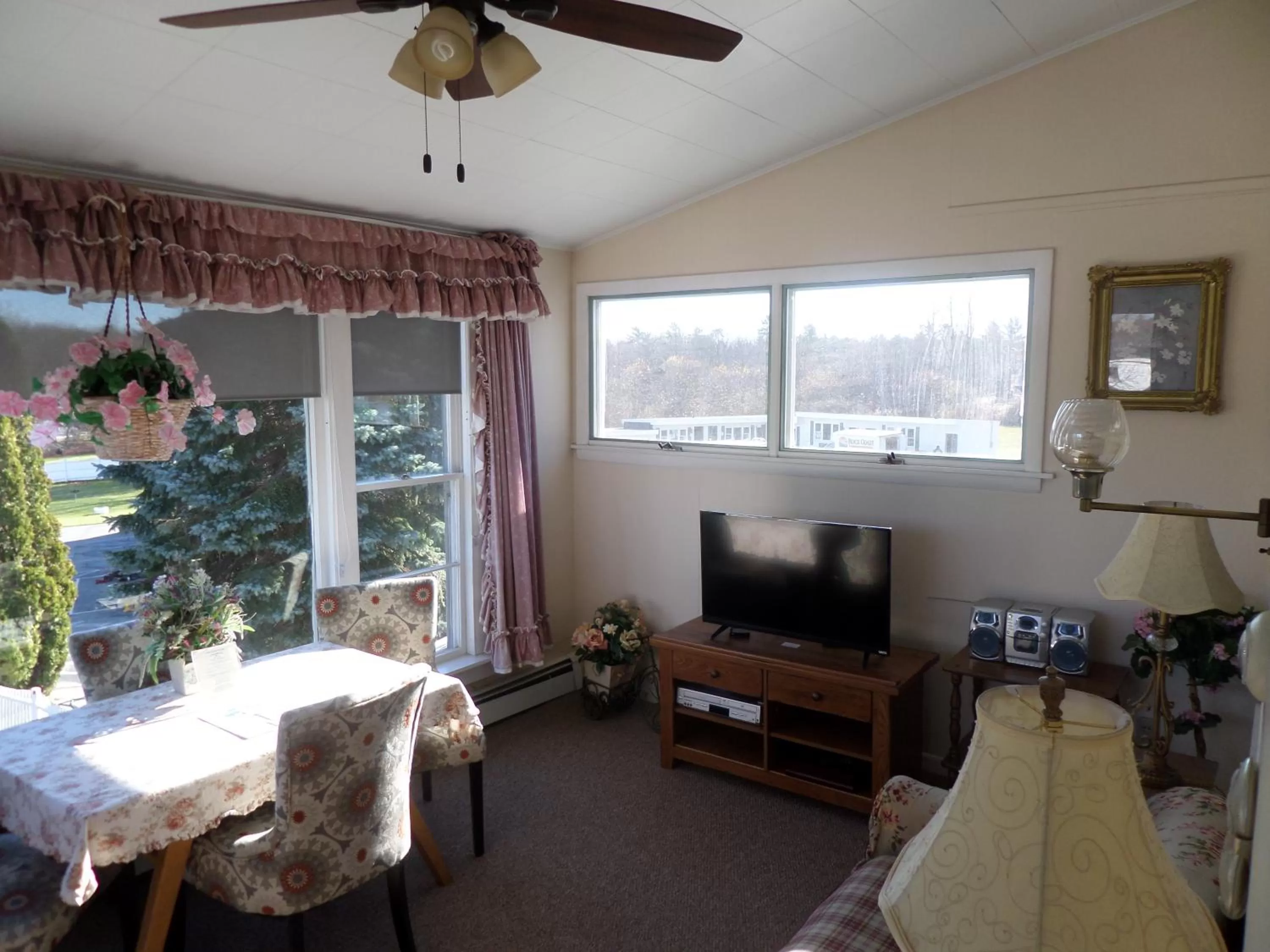 Seating area in Claddagh Motel & Suites