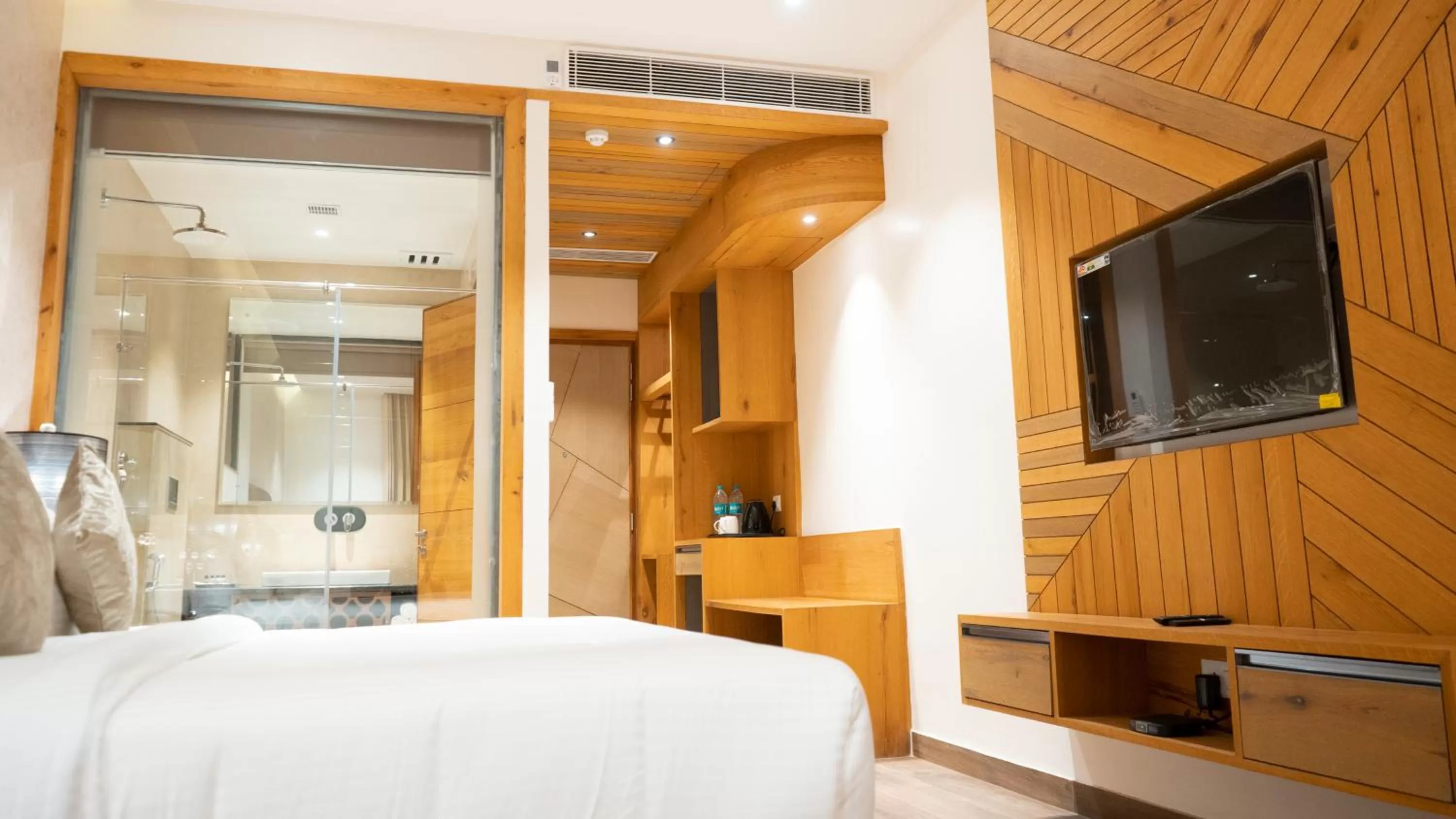 Bedroom, Bed in Clarks Inn Suites Kangra