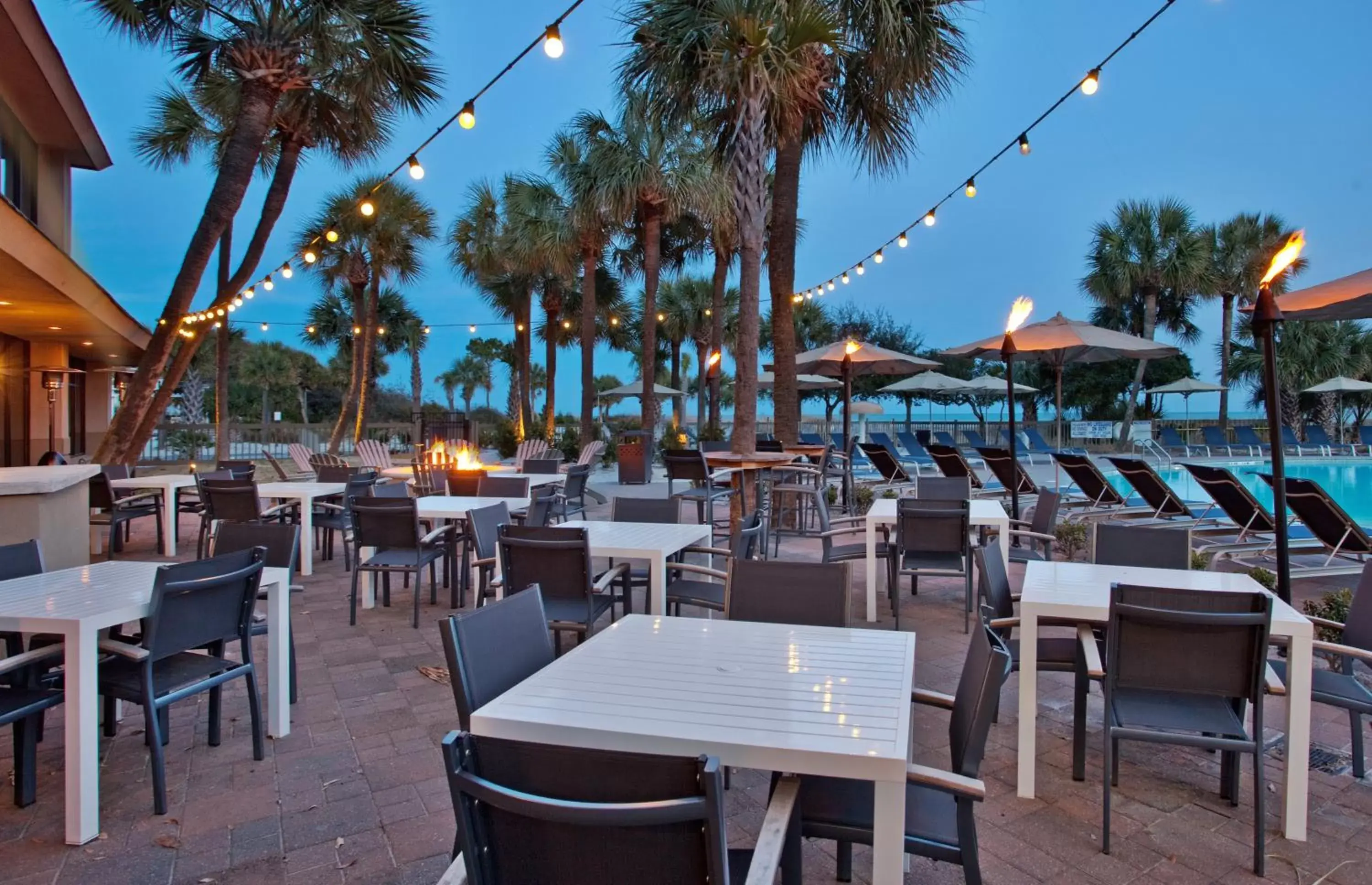 Restaurant/Places to Eat in Beach House Resort Hilton Head Island