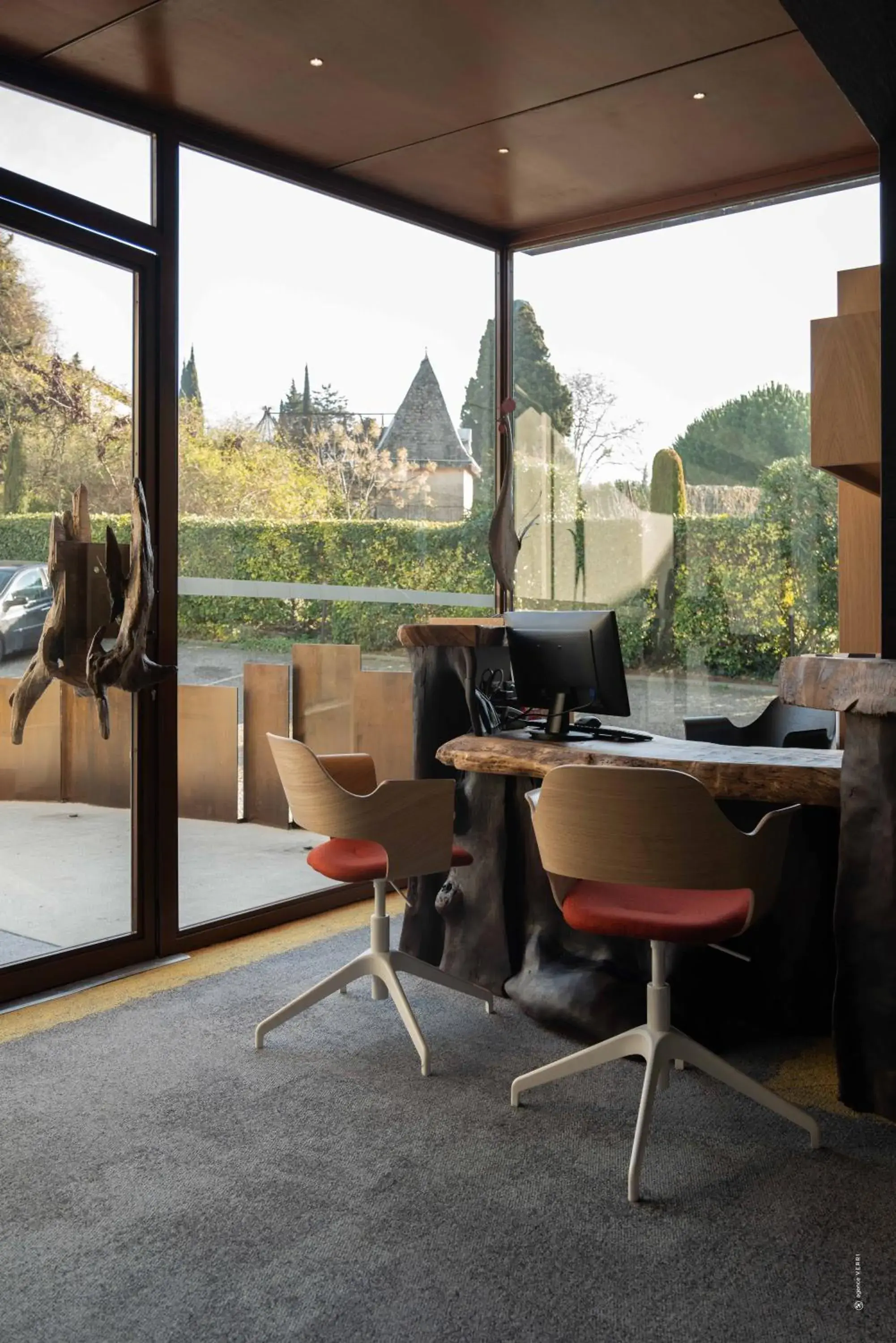 Lobby or reception in Hôtel Le Parc - La Table de Franck Putelat