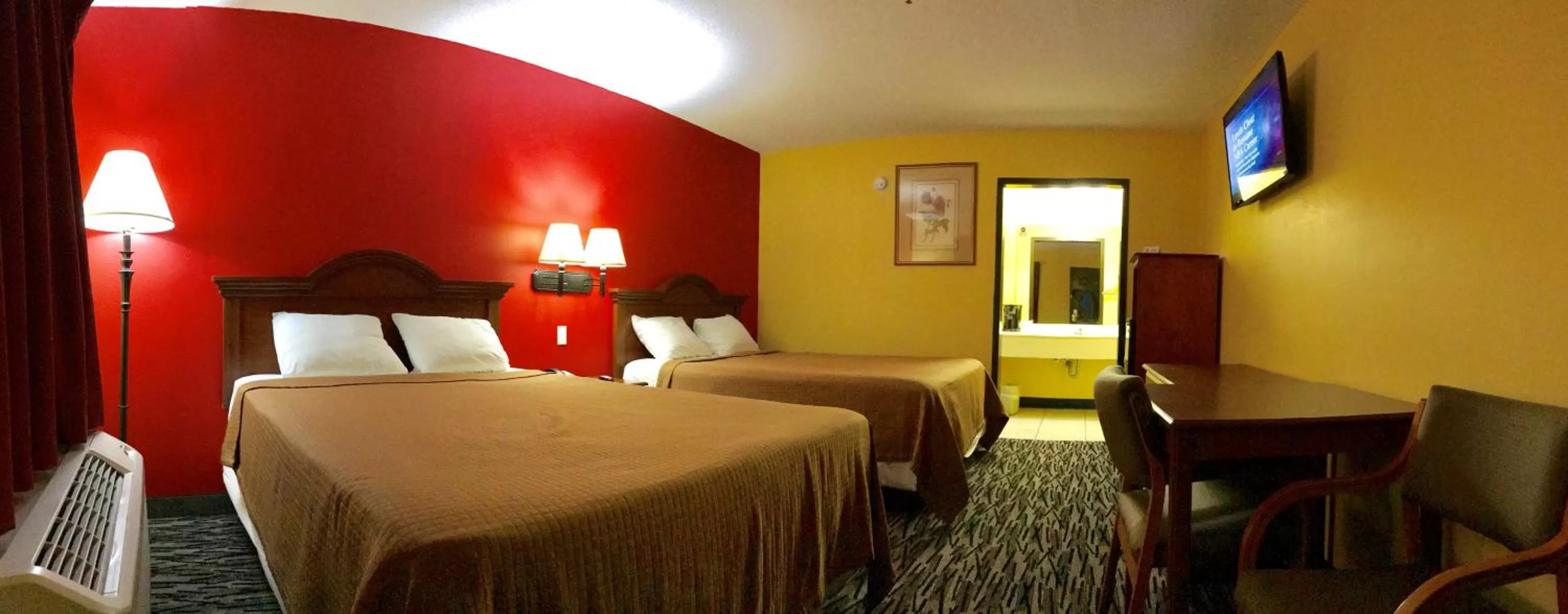 Bed in Relax Inn McRae