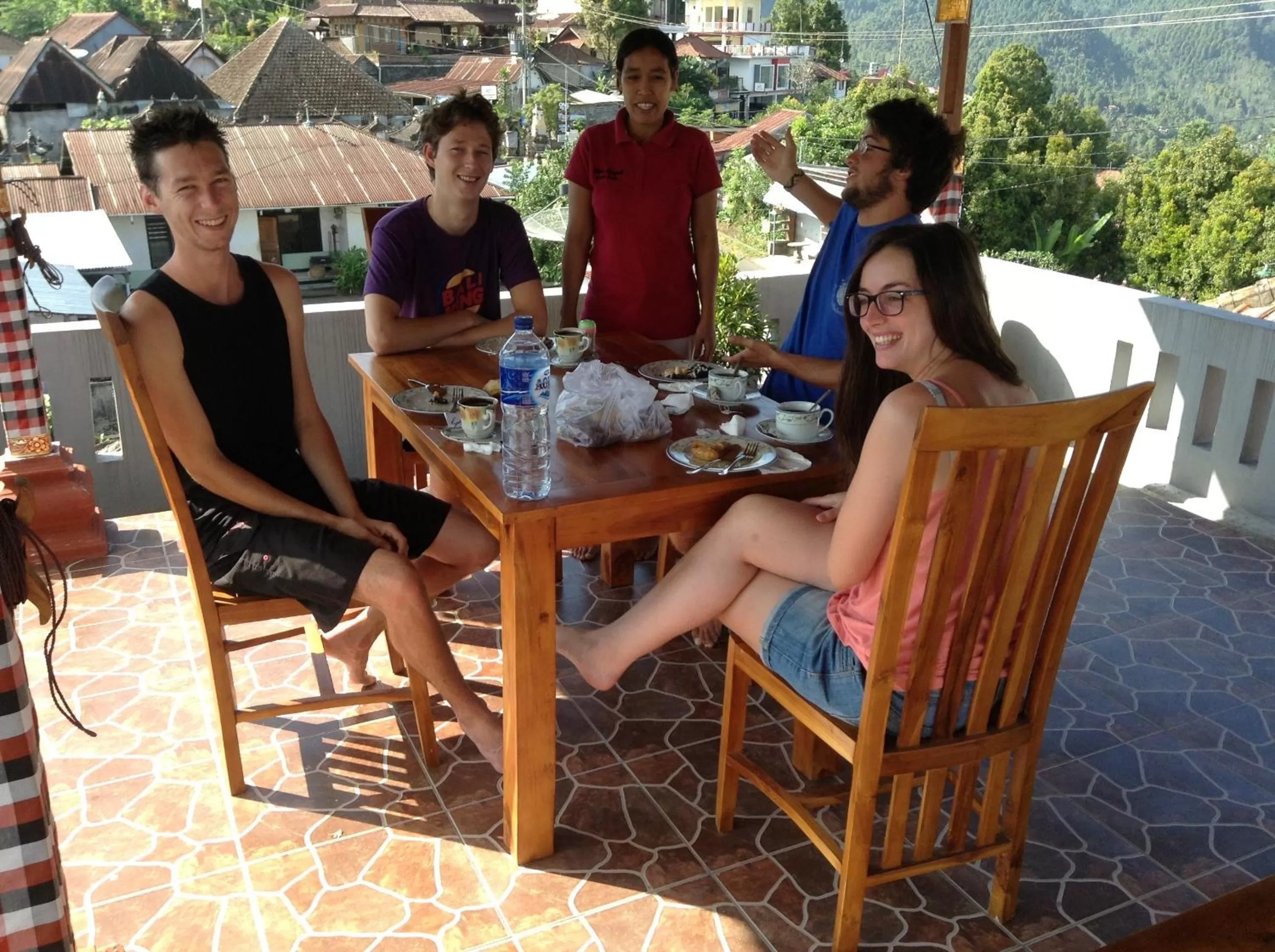 Restaurant/places to eat in Meme Royak Homestay