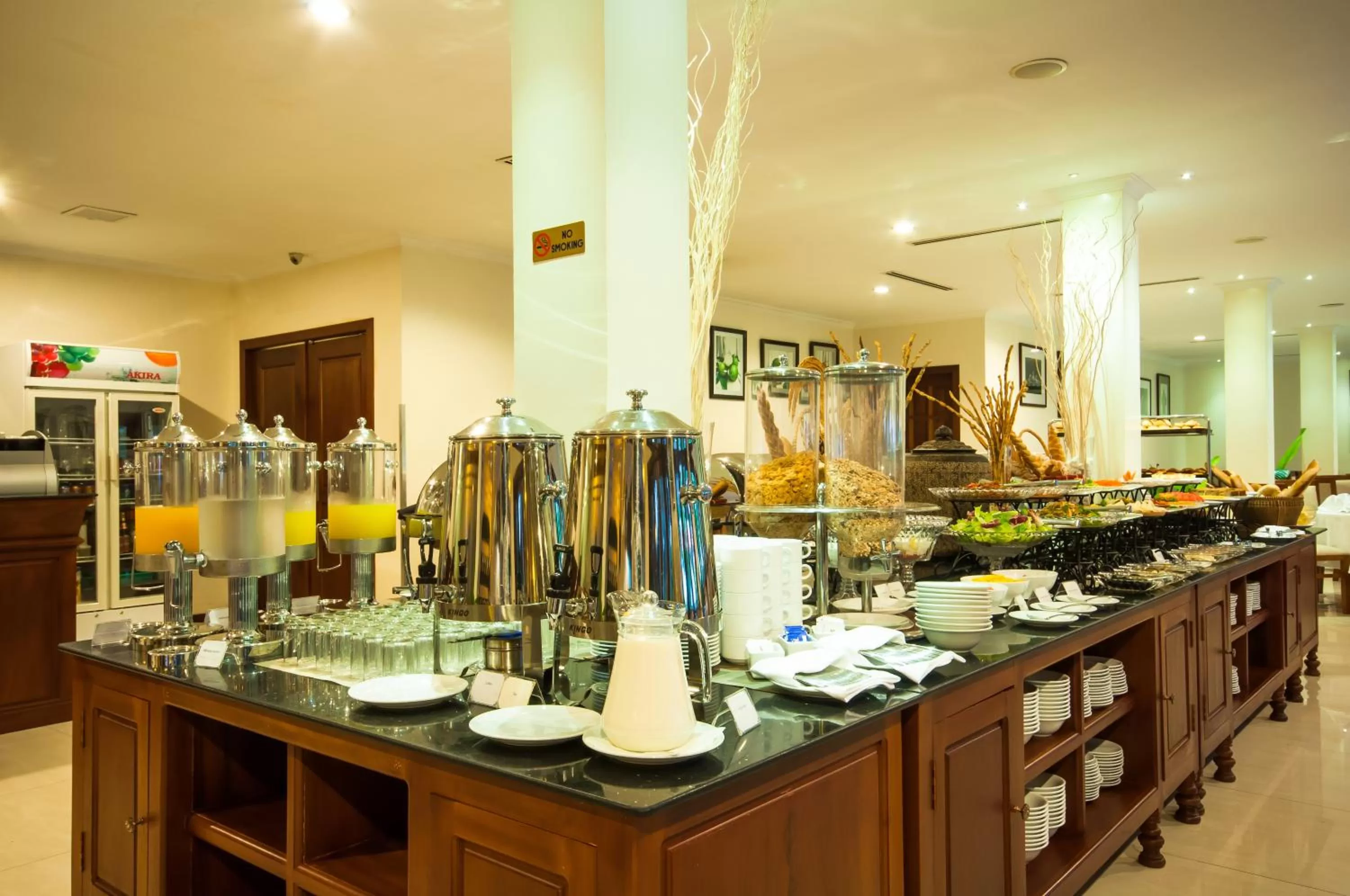 Restaurant/places to eat in Saem Siemreap Hotel