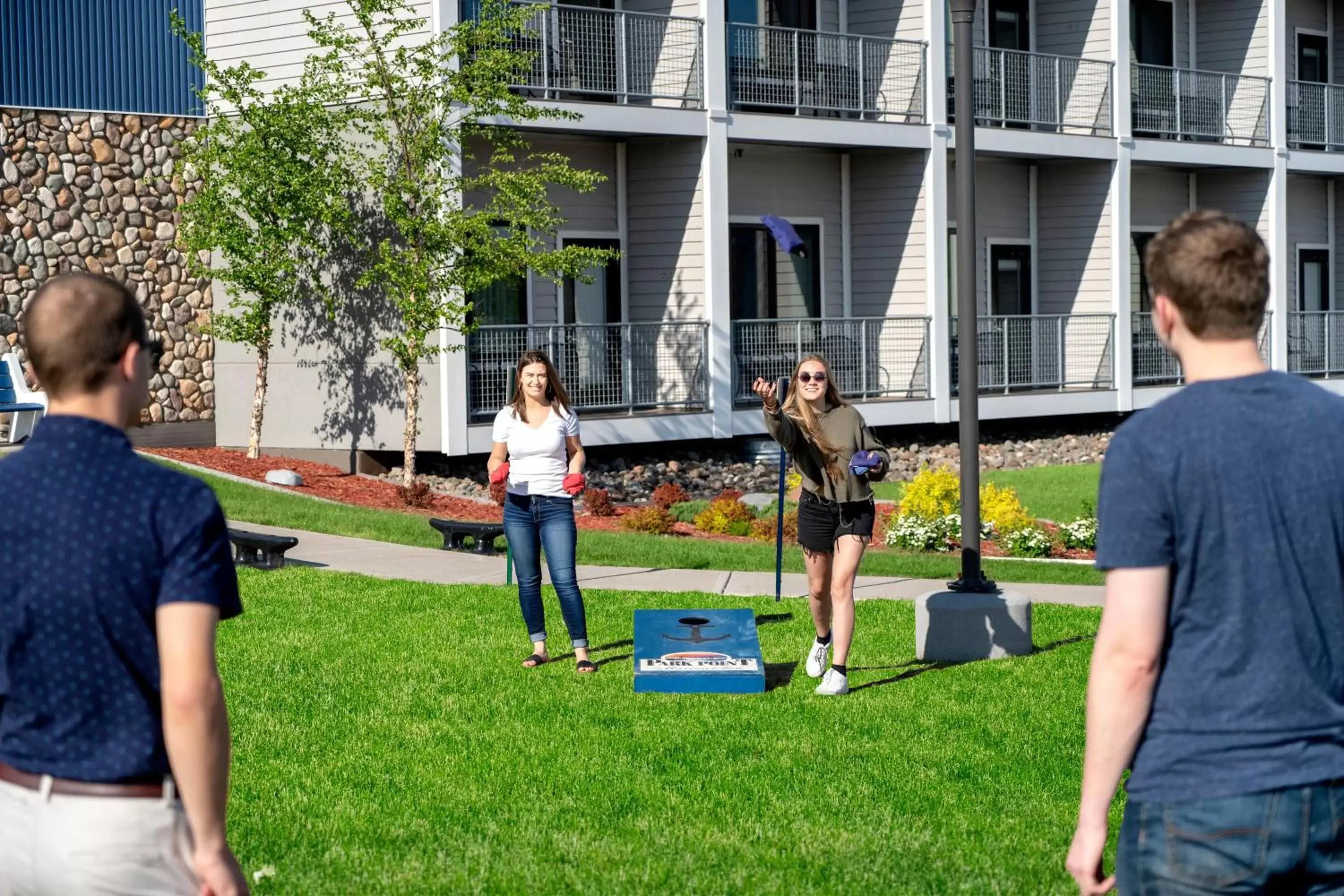 Property building in Park Point Marina Inn Property building in Park Point Marina Inn