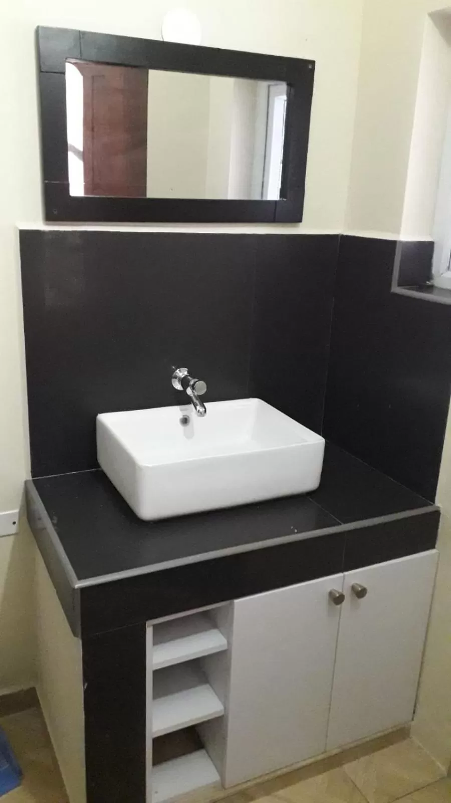 Bathroom in Curasita colour Appartments