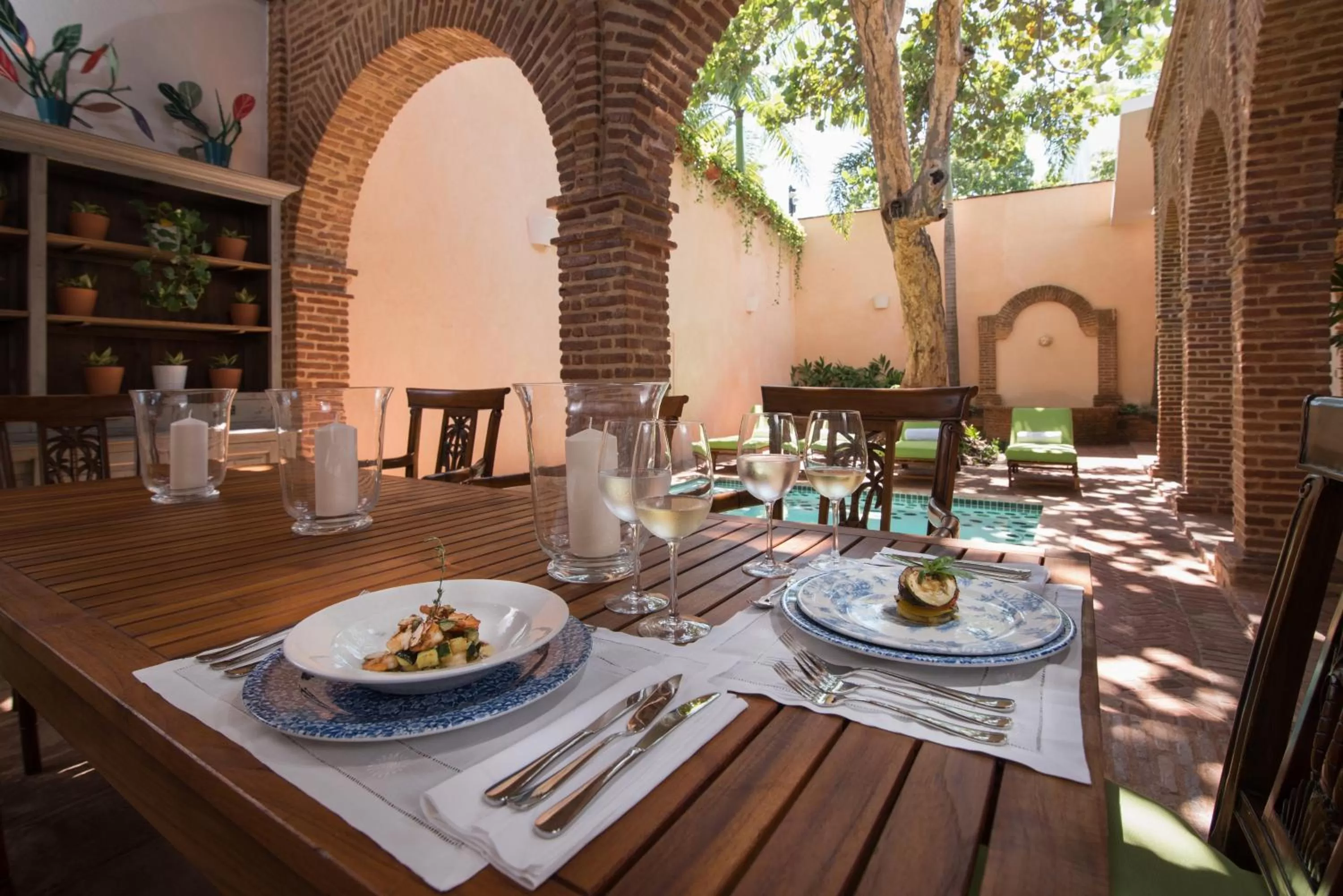 Patio in Casas del XVI