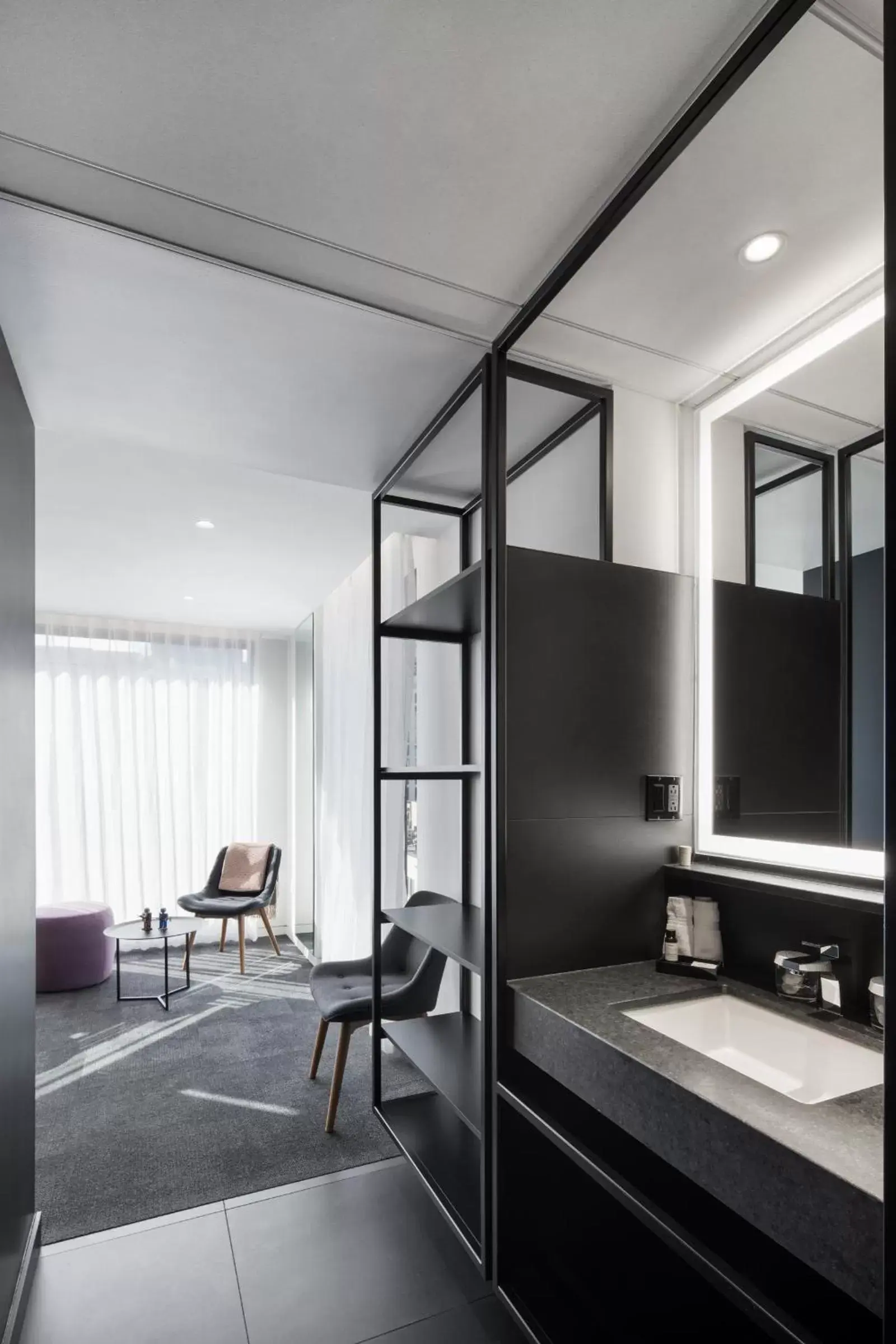 Bathroom in Hotel Monville Bathroom in Hotel Monville