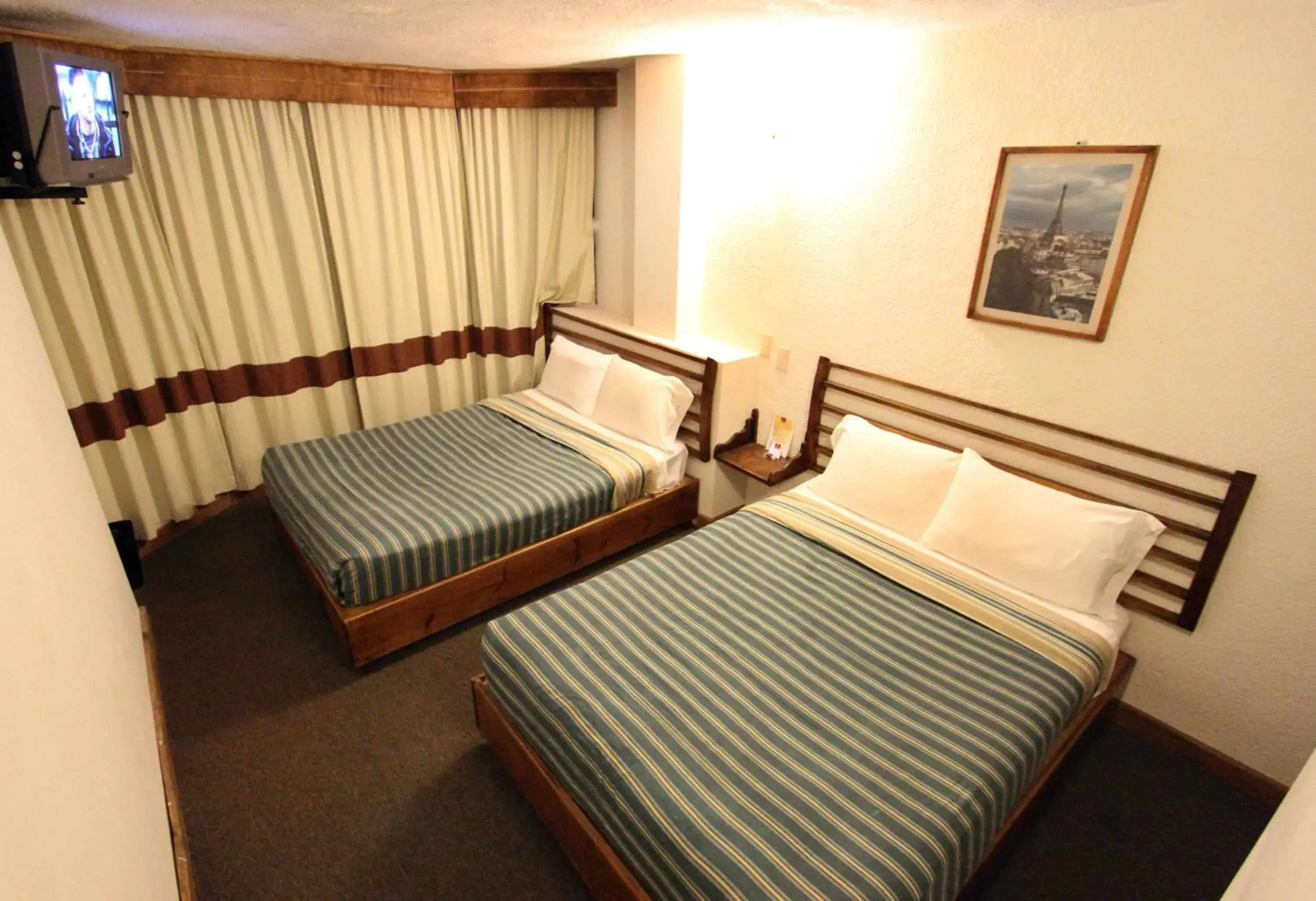 Photo of the whole room, Bed in HB Express Hotel