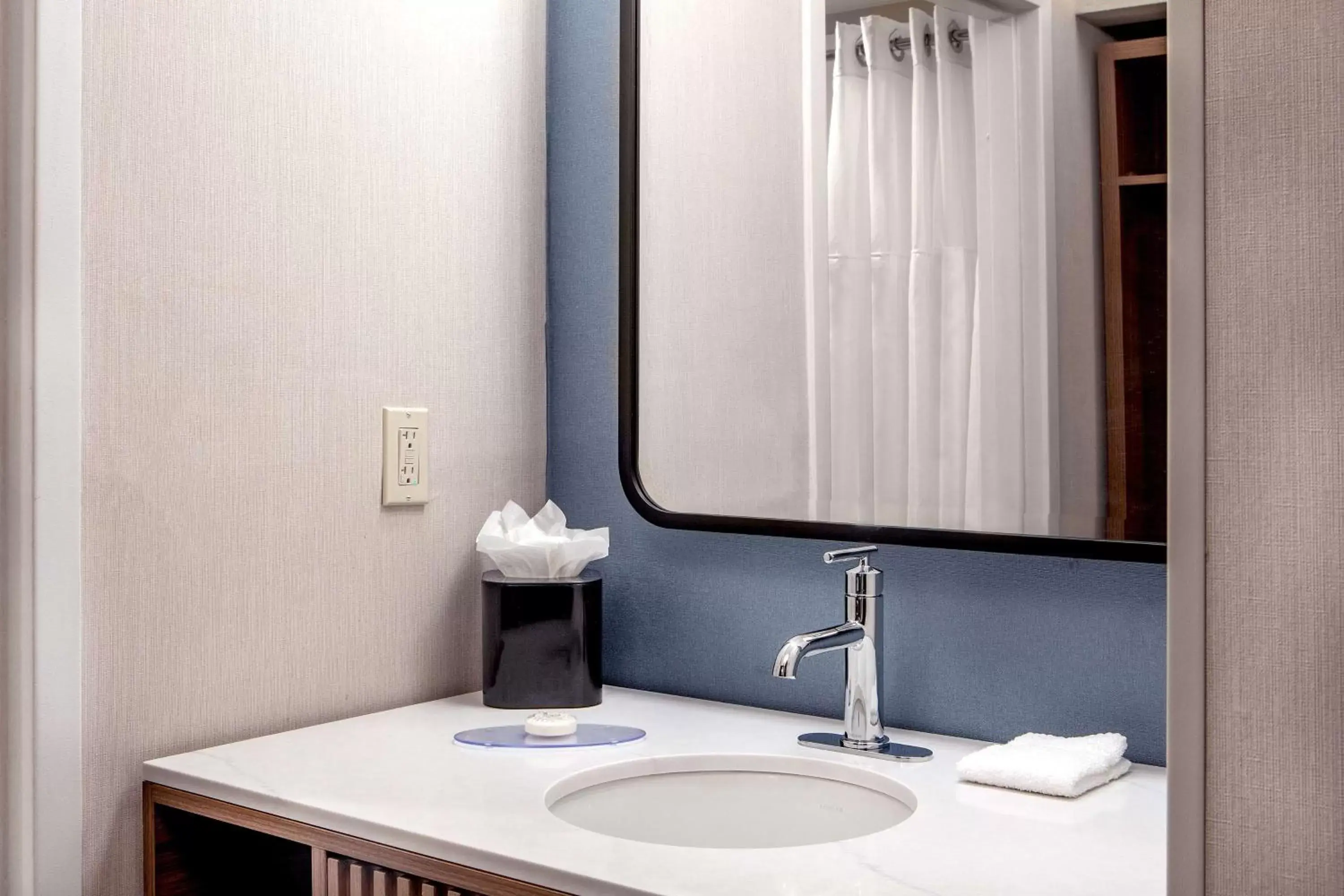 Bedroom, Bathroom in Sonesta Select Boston Foxborough Mansfield
