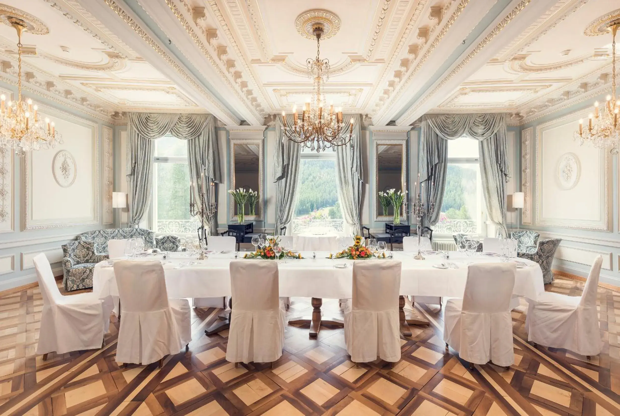 Restaurant/places to eat, Banquet Facilities in Grand Hotel Kronenhof