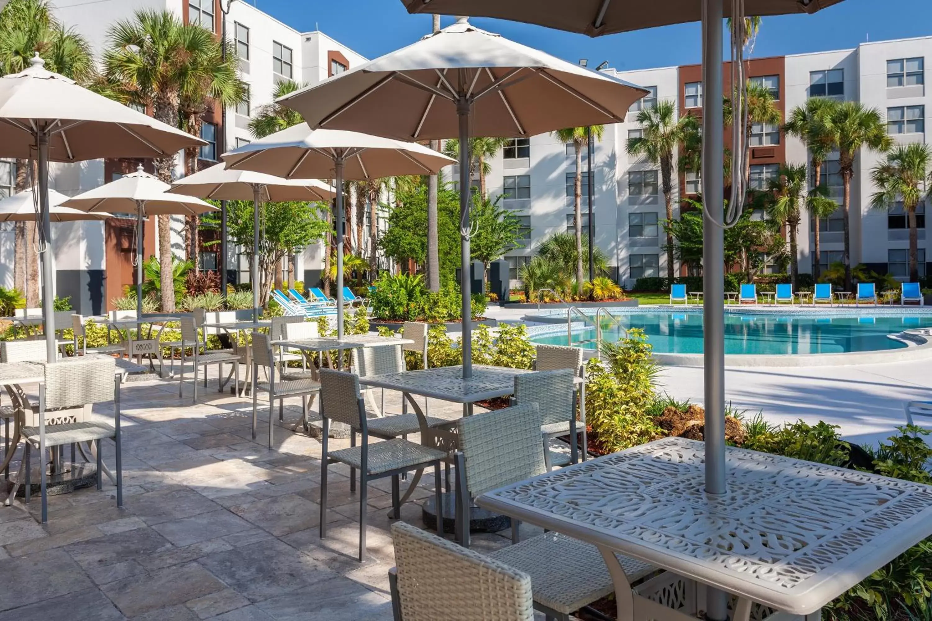 Property building, Restaurant/Places to Eat in Four Points by Sheraton Orlando Convention Center