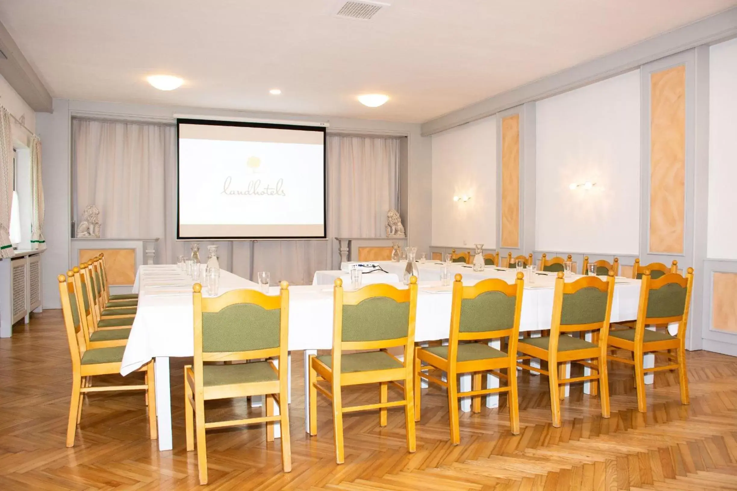 Business facilities in Landhotel Post Ebensee am Traunsee ***S