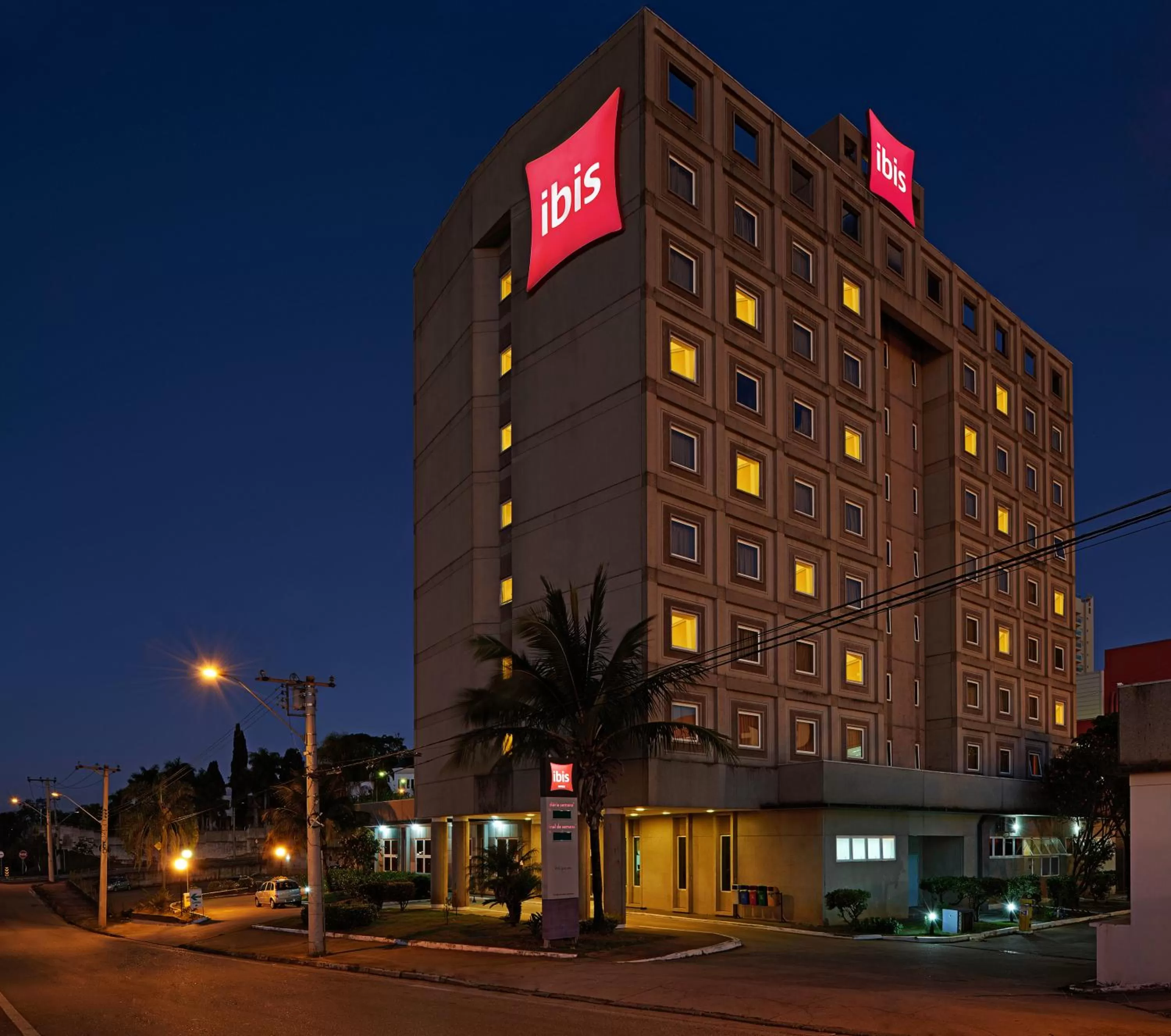 Facade/entrance in ibis Sorocaba