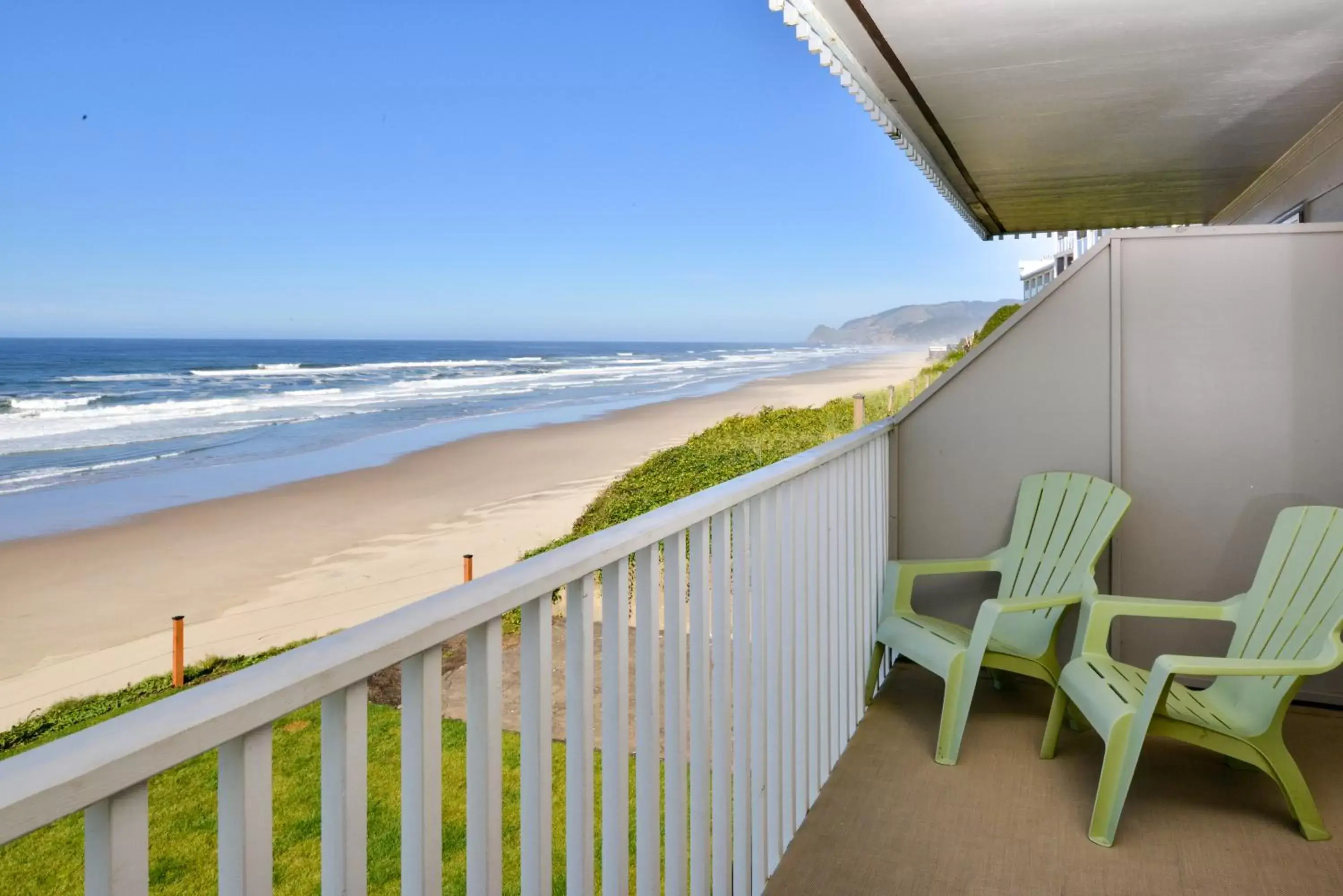 Balcony/Terrace in The Coho Oceanfront Lodge