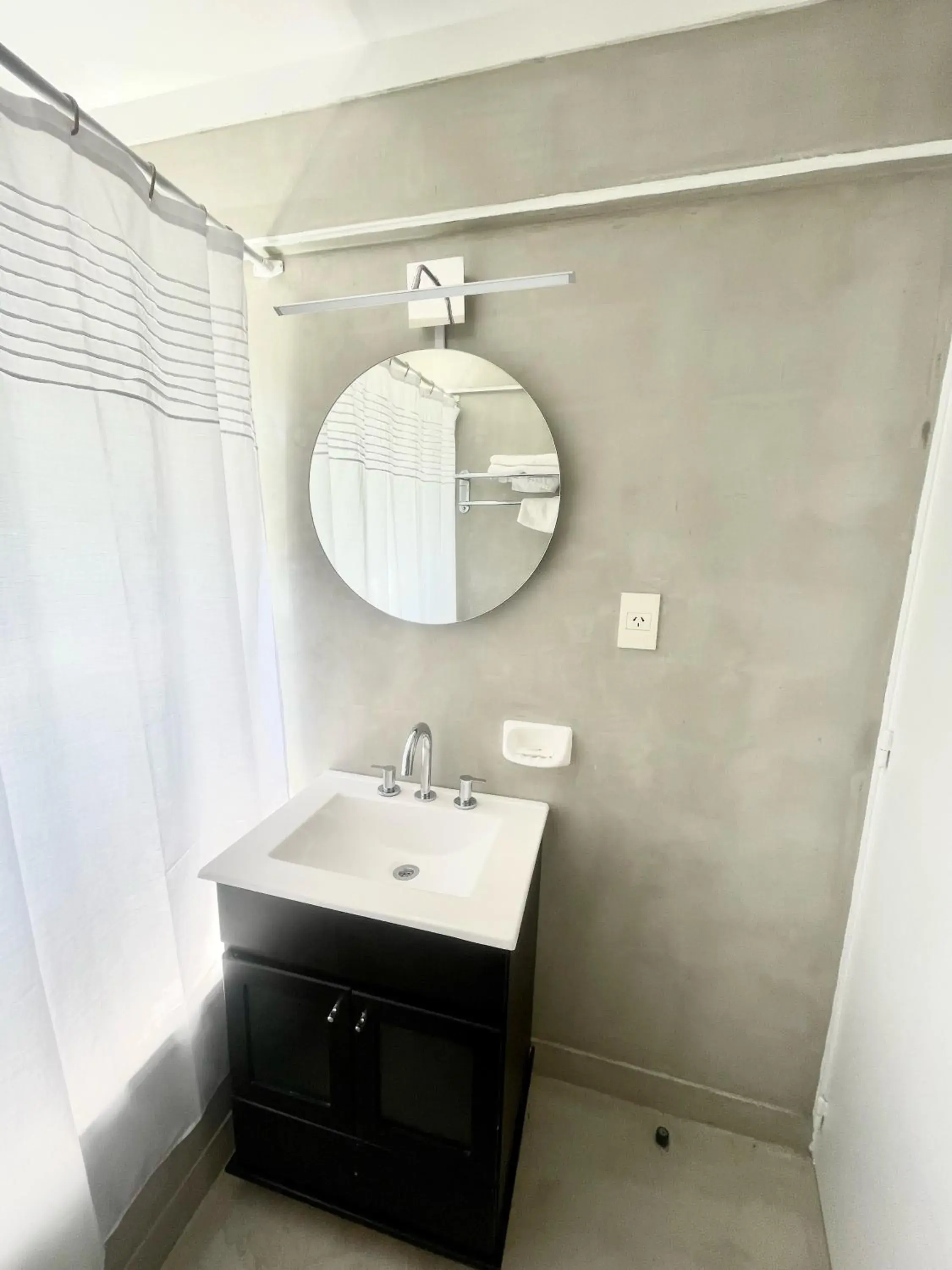 Bathroom in Golf Tower Suites & Apartments