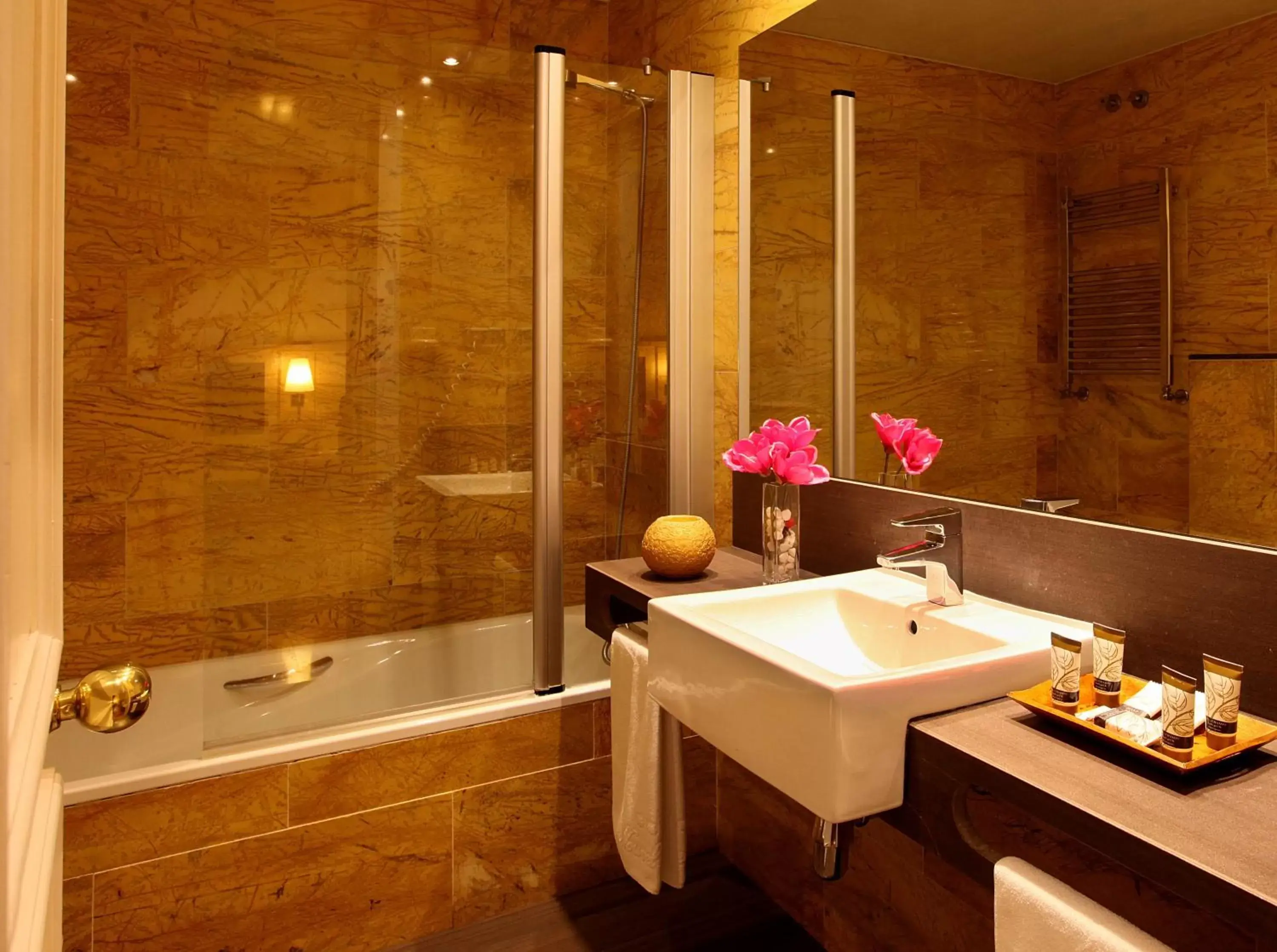 Bathroom in Hotel Nouvel