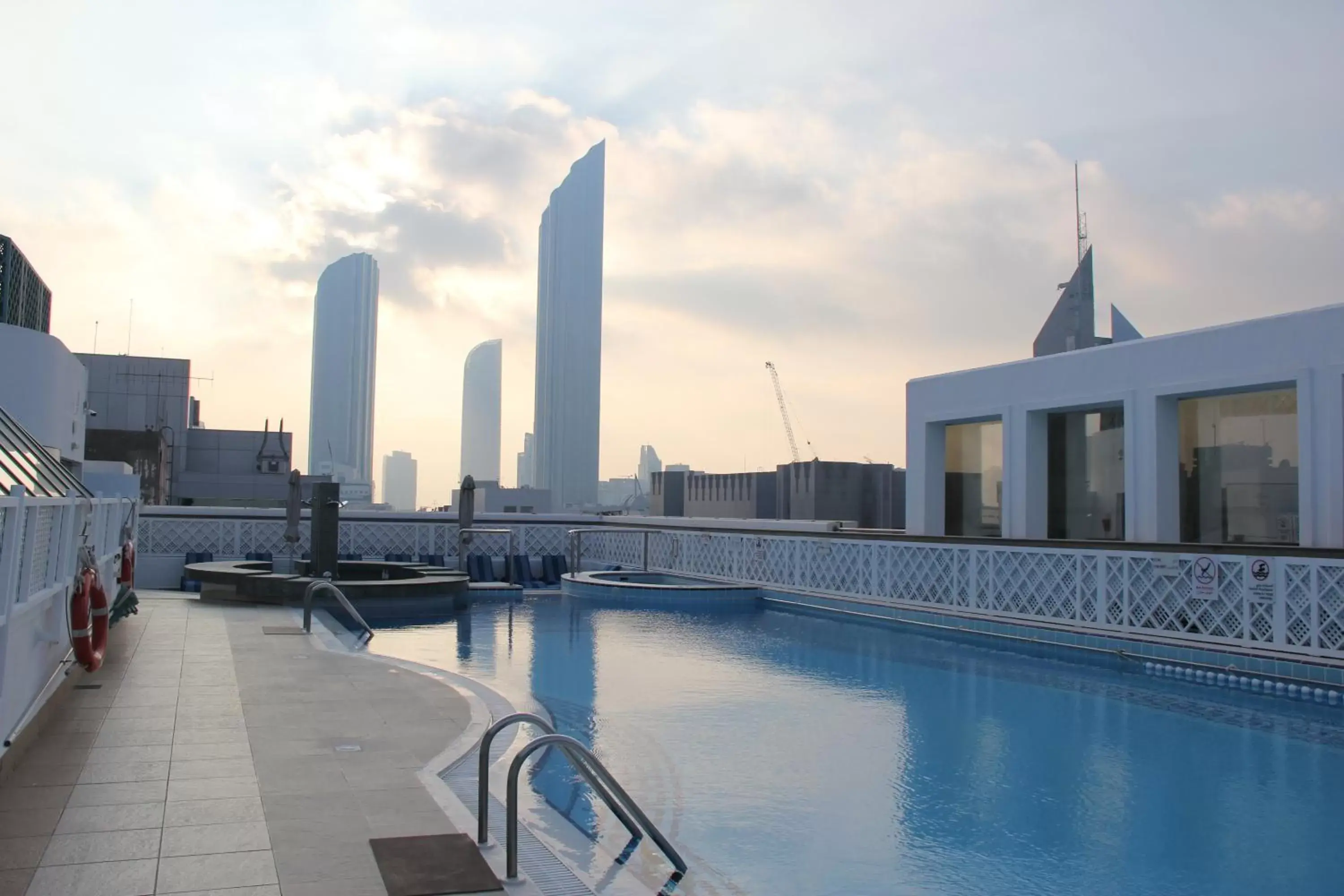 Swimming pool, Sunrise/Sunset in Millennium Downtown