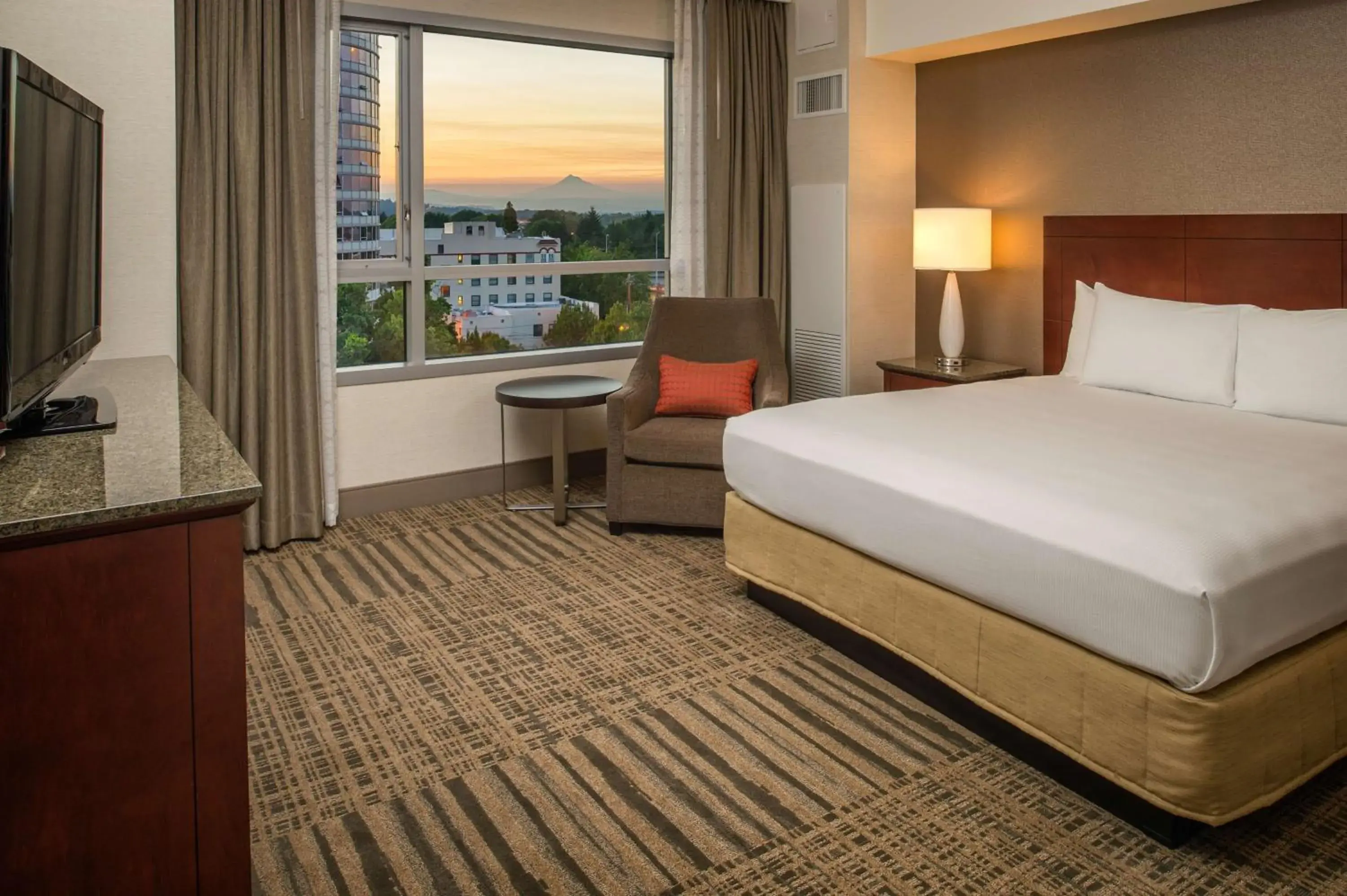 Bed in Hilton Vancouver Washington