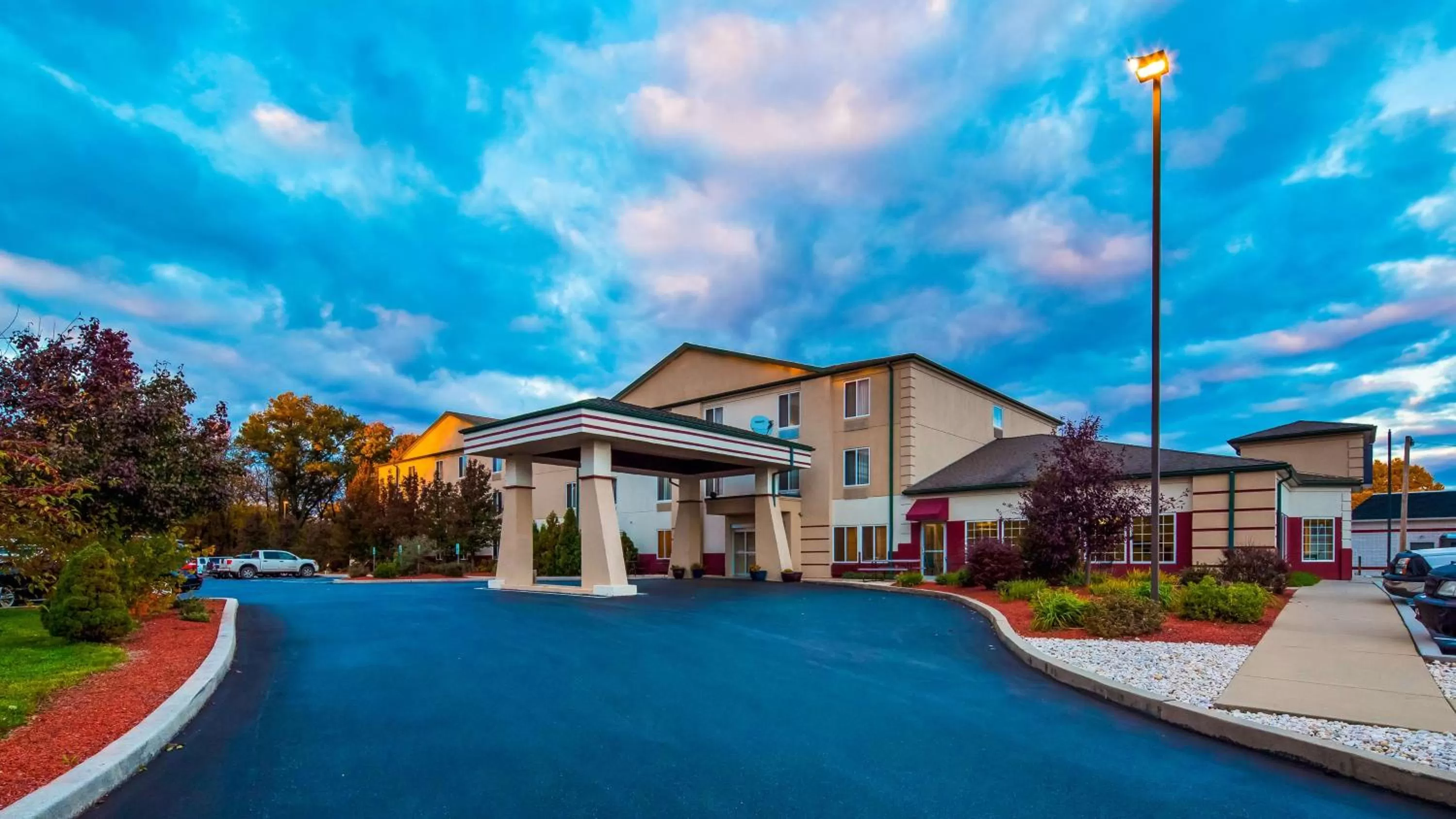 Property Building in Best Western Harrisburg Hershey