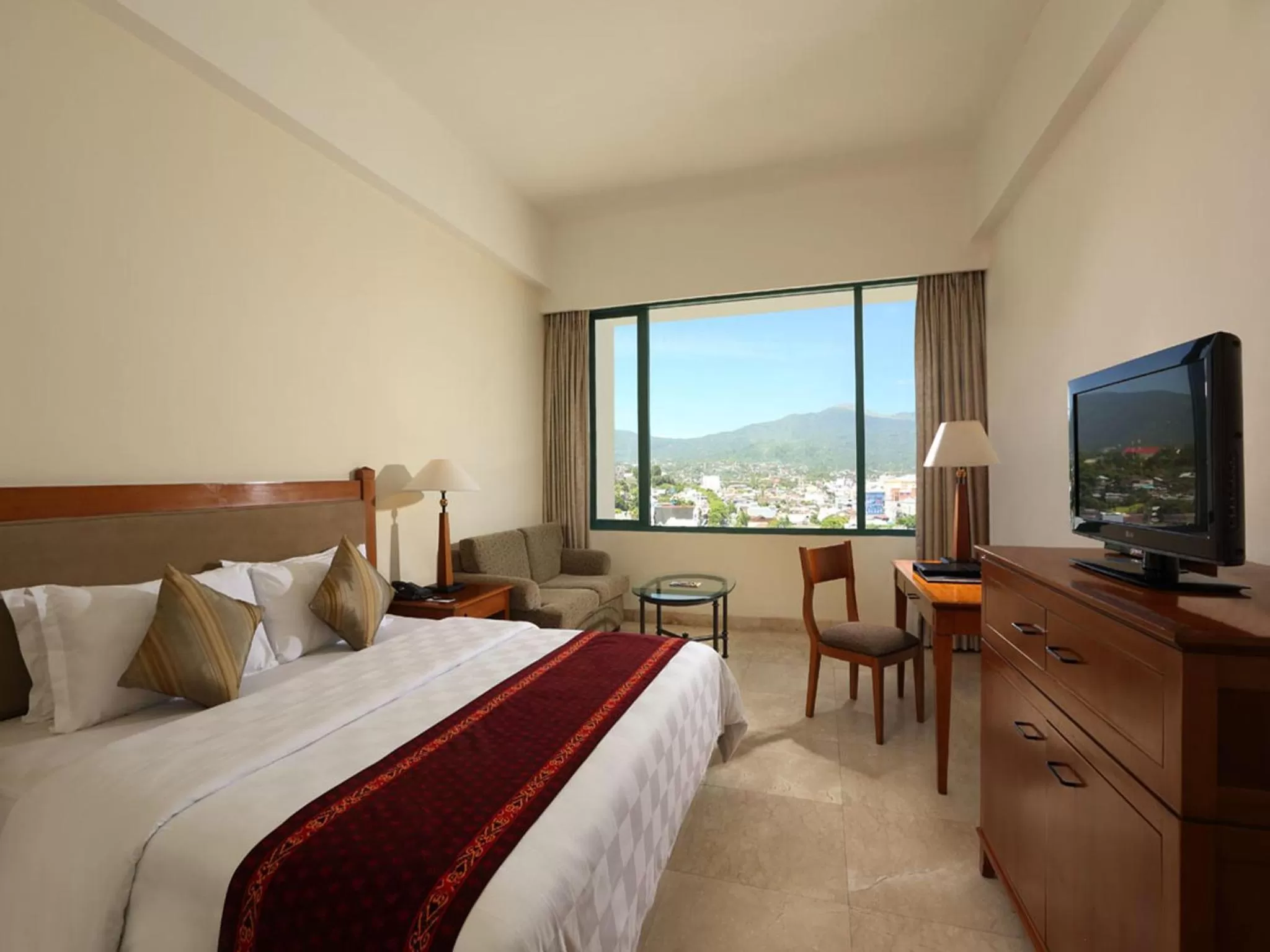 Bedroom, Bed in Aryaduta Manado