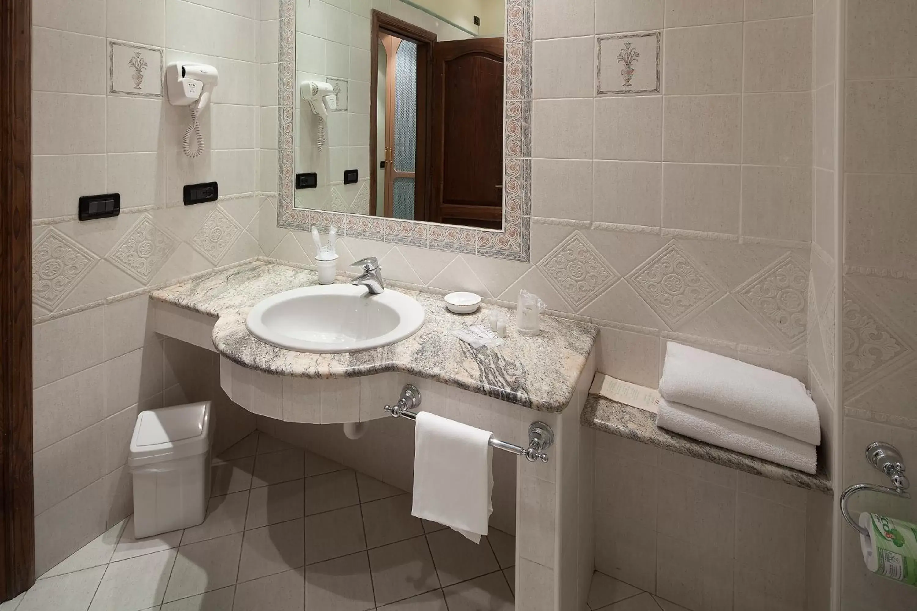 Bathroom in Sorriso Thermae Resort & Spa