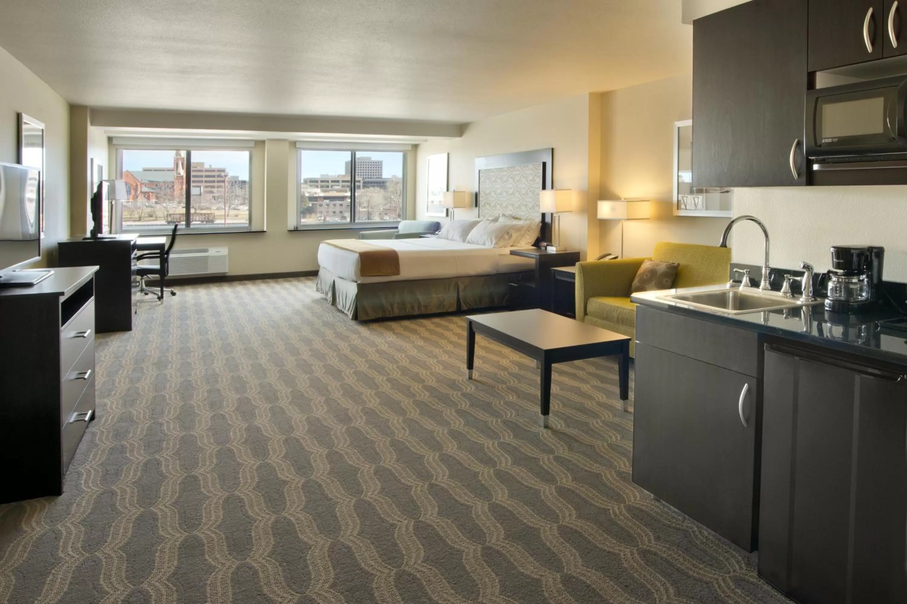 Photo of the whole room, Bed in Holiday Inn Express & Suites Colorado Springs Central by IHG