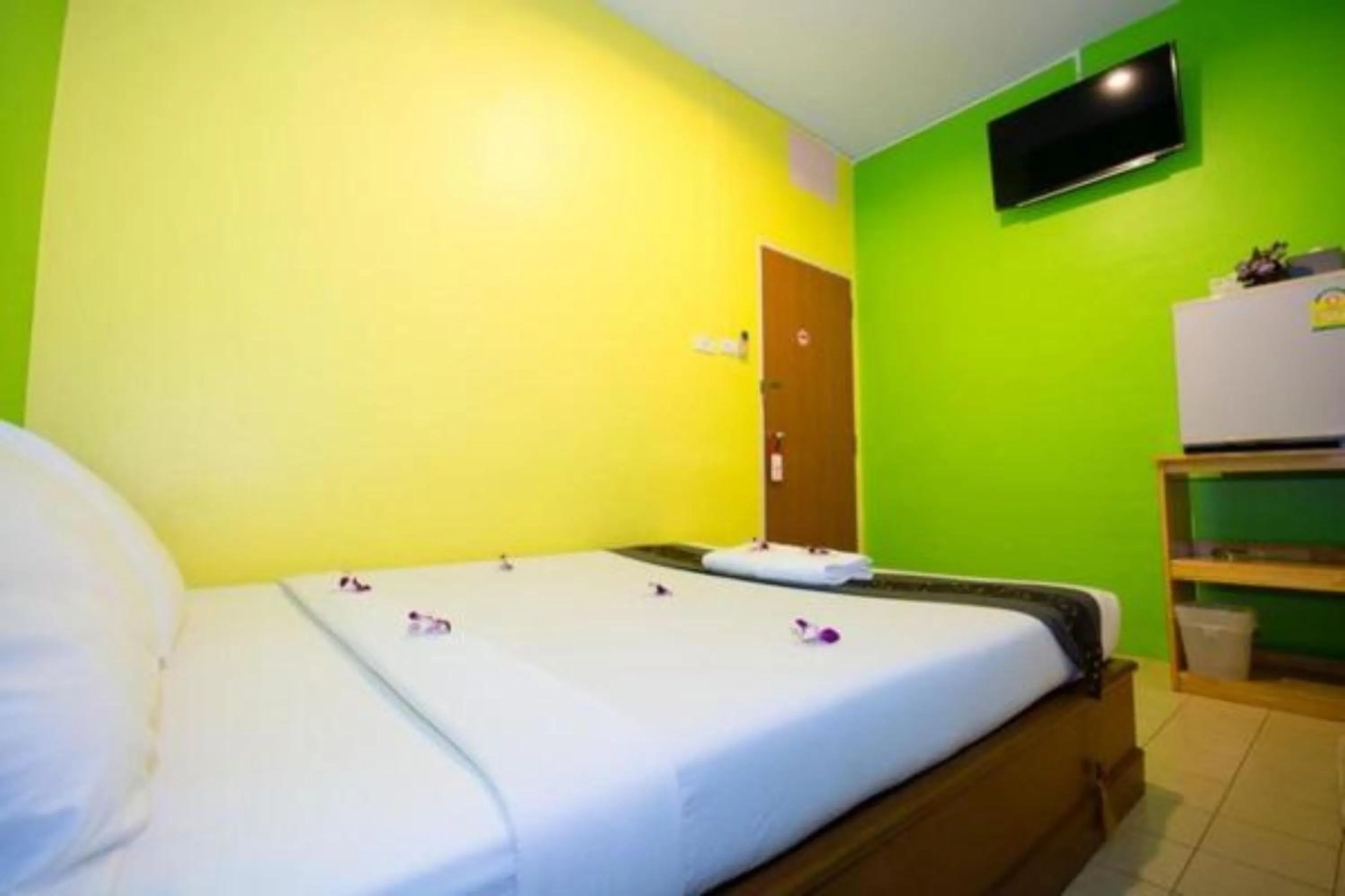 Bedroom, Bed in Samran Residence