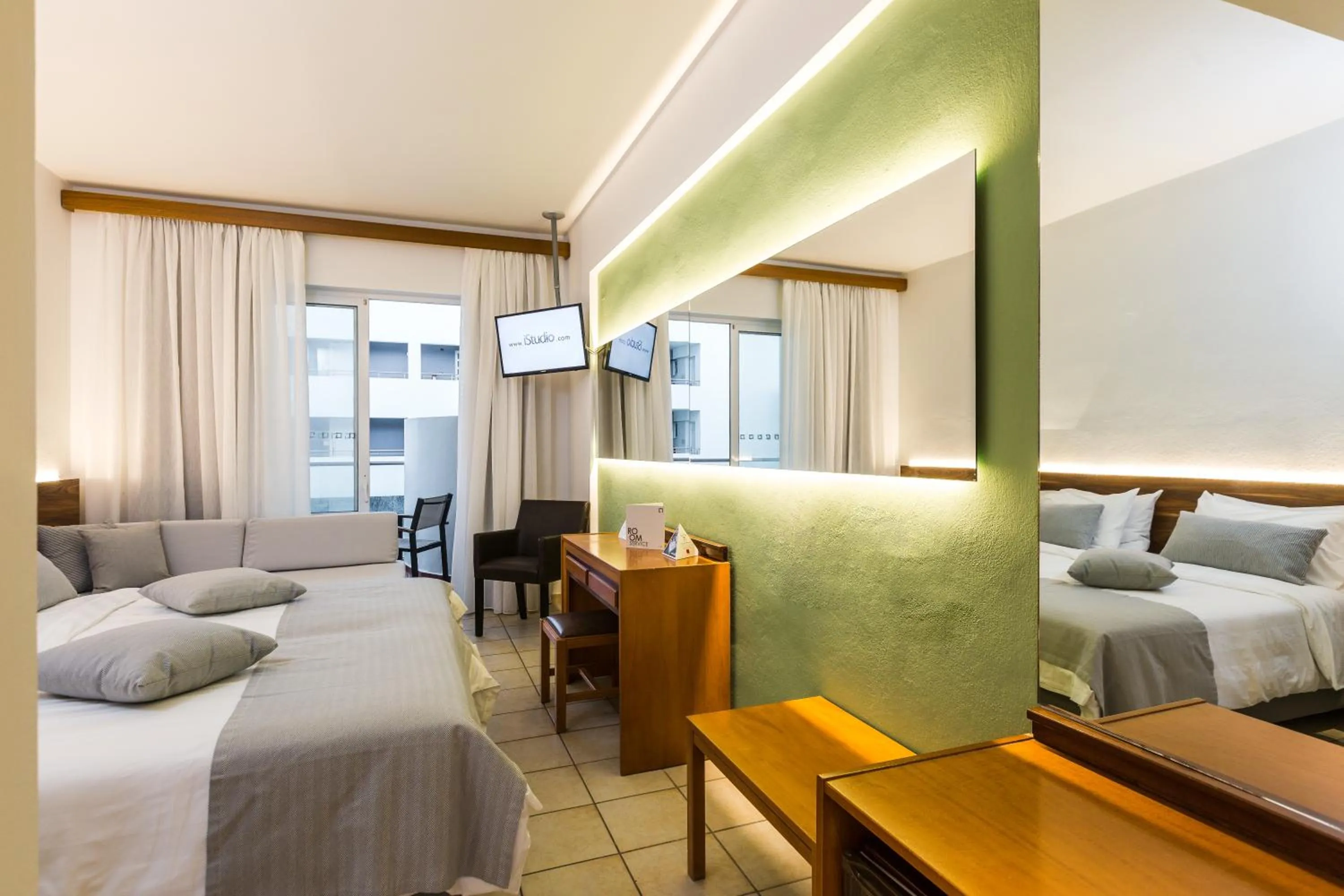 Photo of the whole room, Bed in Atrium Ambiance Hotel